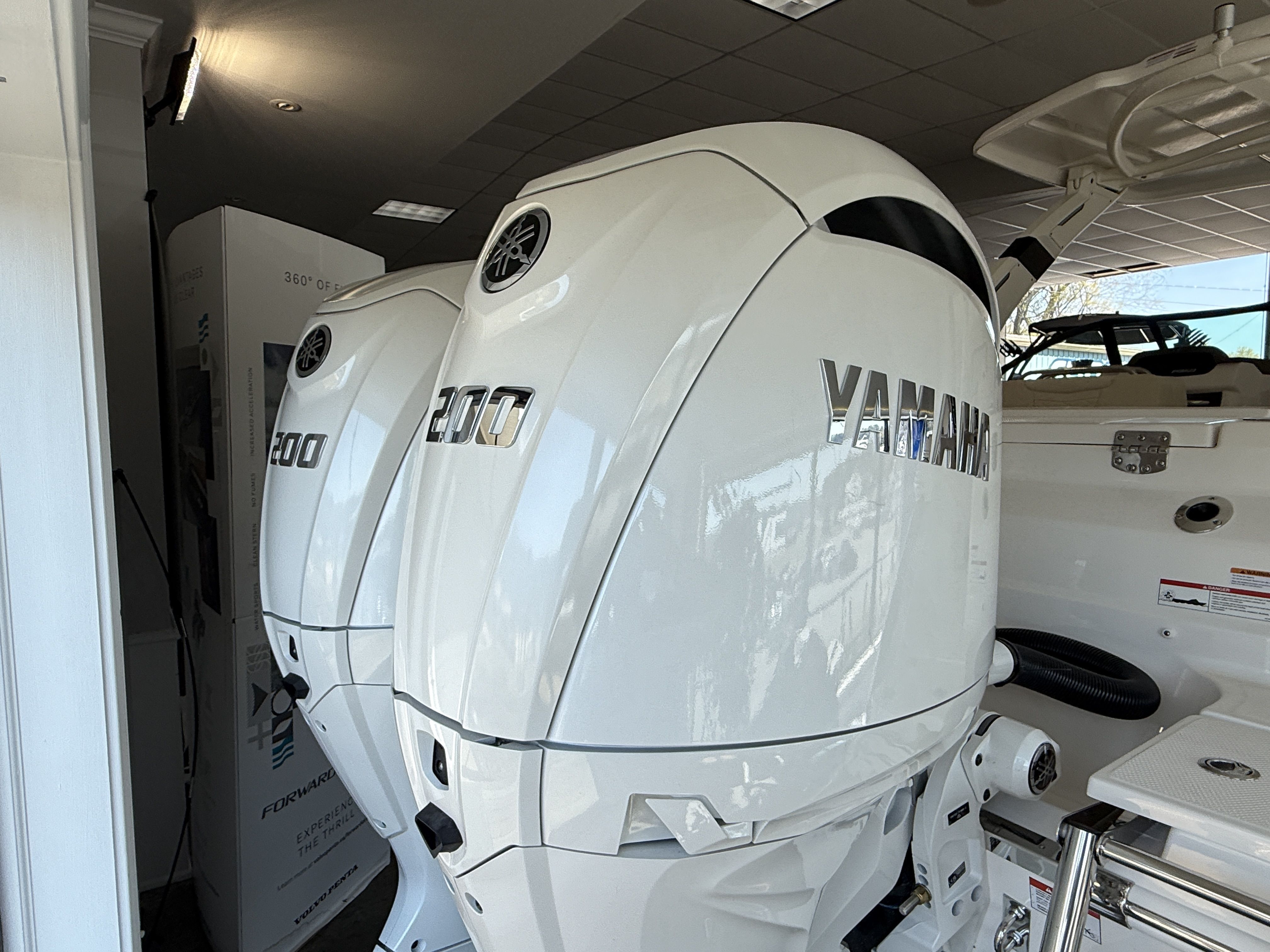 2026 Robalo 257 Dual Console - 14