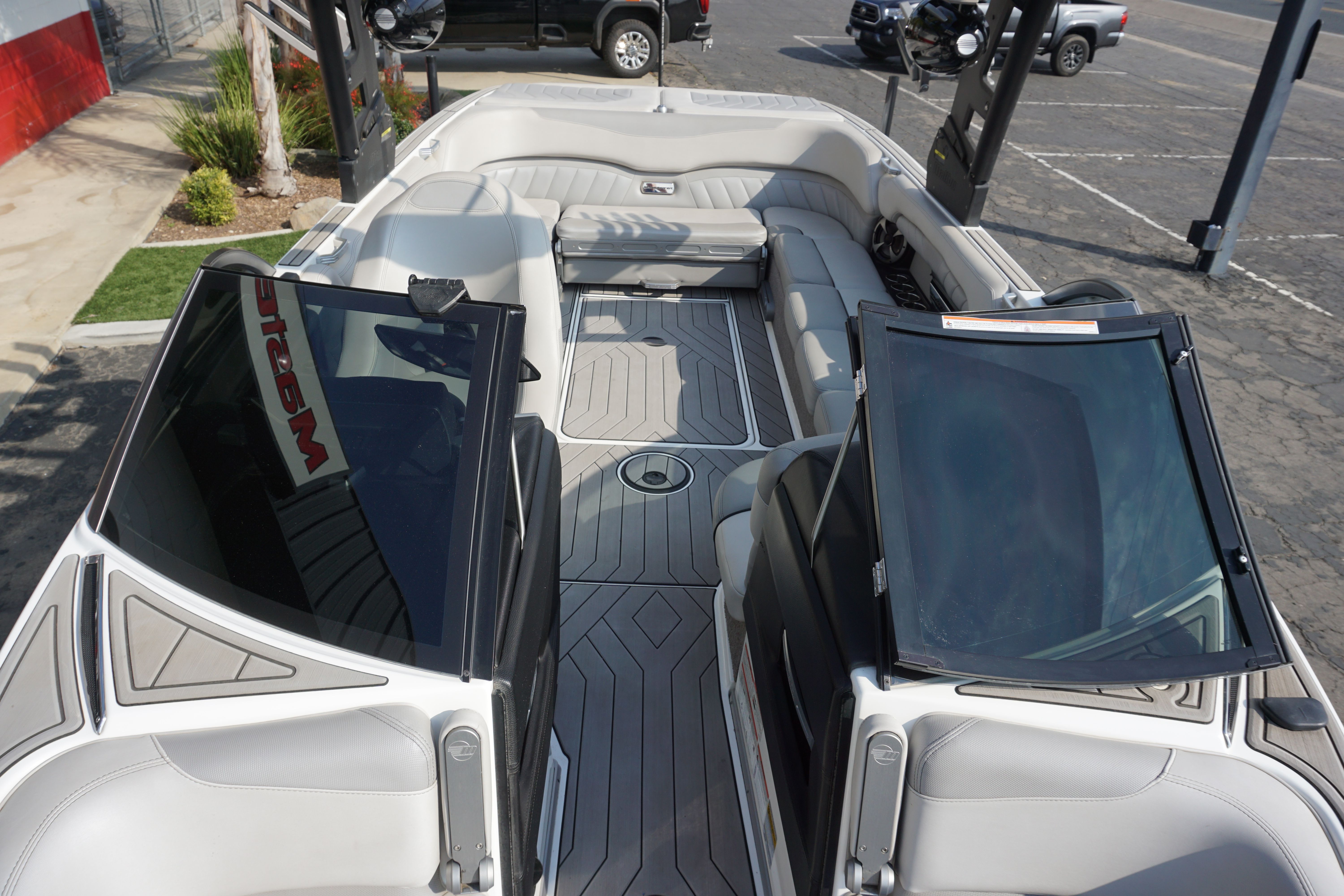 2018 Malibu Wakesetter 25 LSV - 23