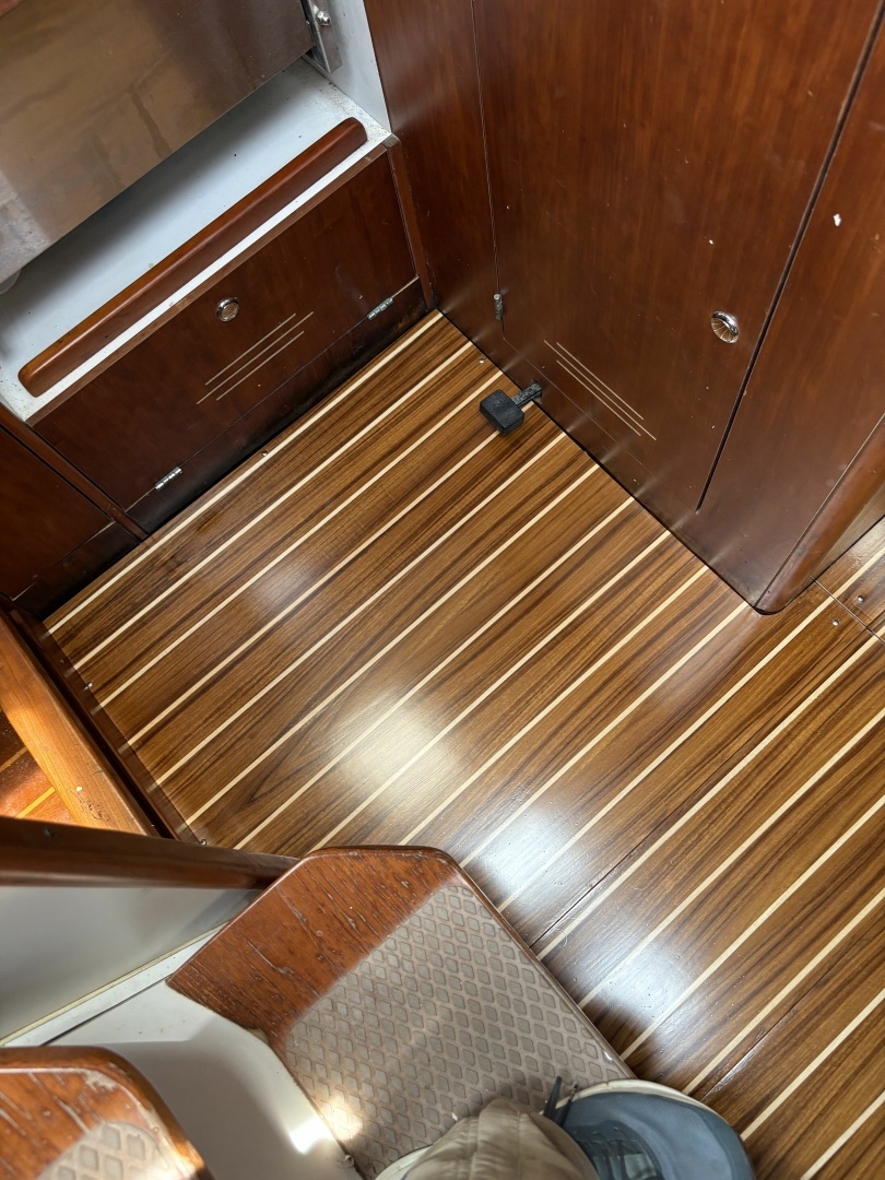 2004 J Boats J/109 Shoal - Image 12