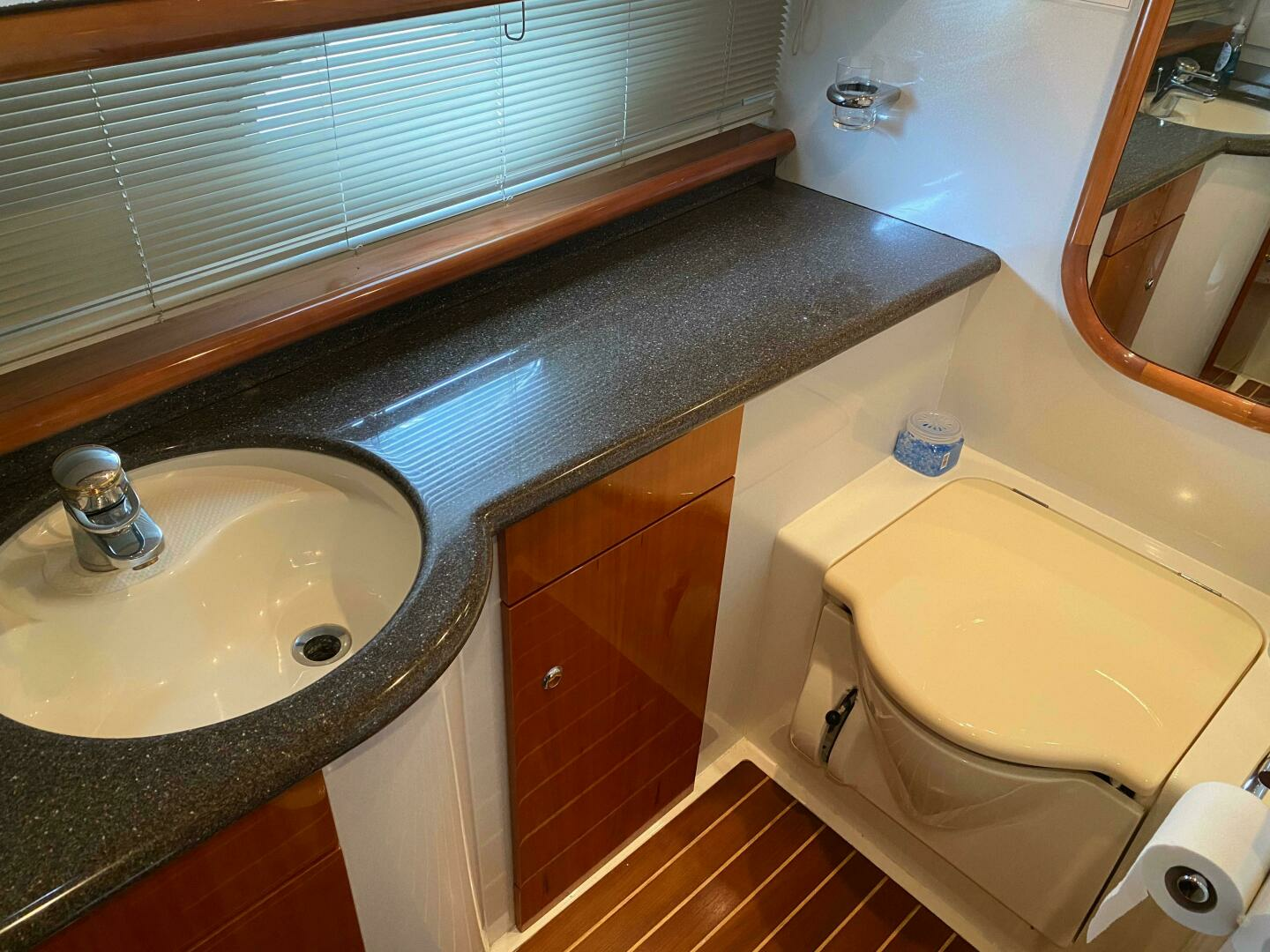 1998 Sunseeker 62 Manhattan - Image 37