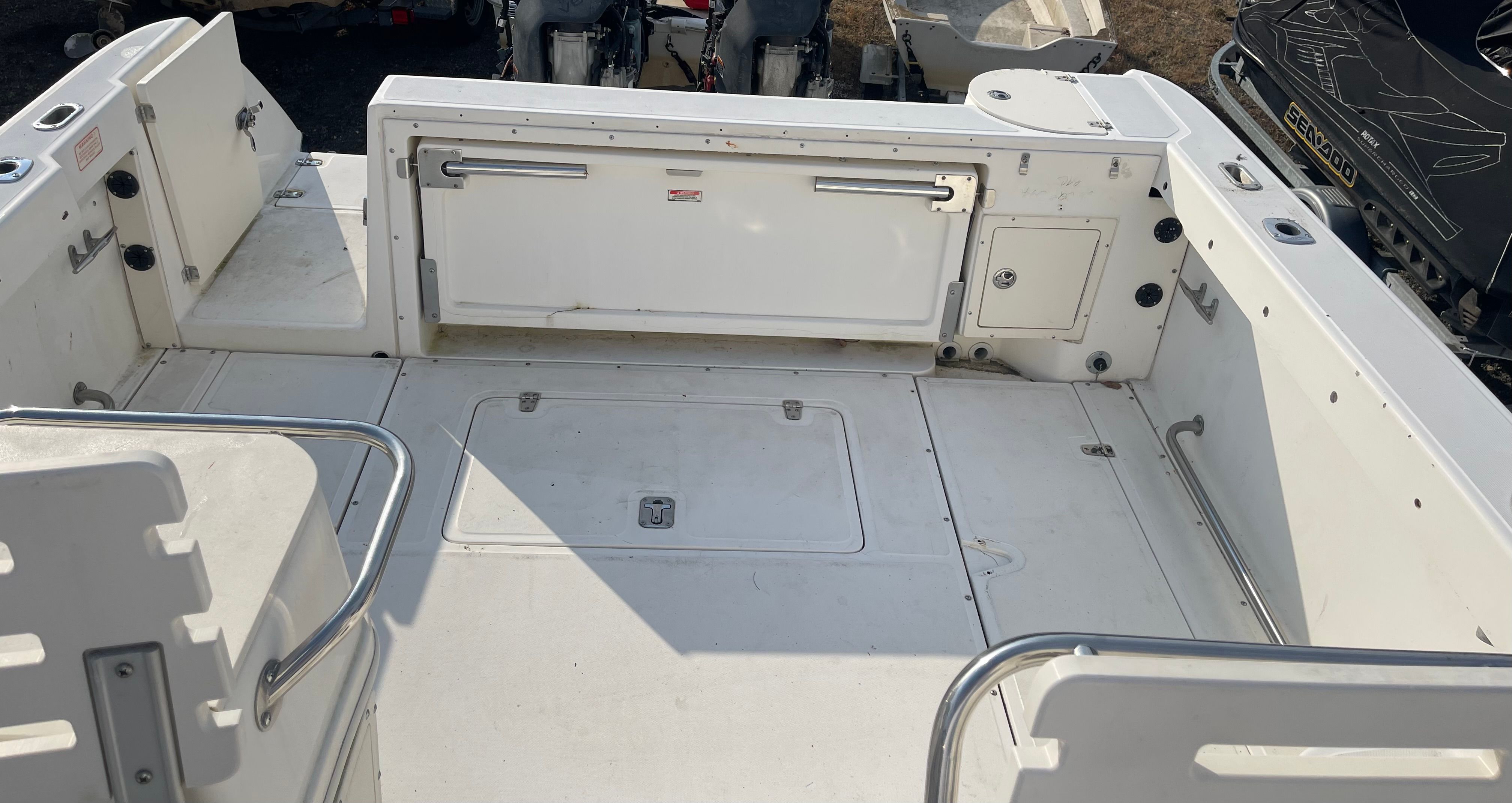 Interior of a 2001 Boston Whaler 26 Conquest boat.