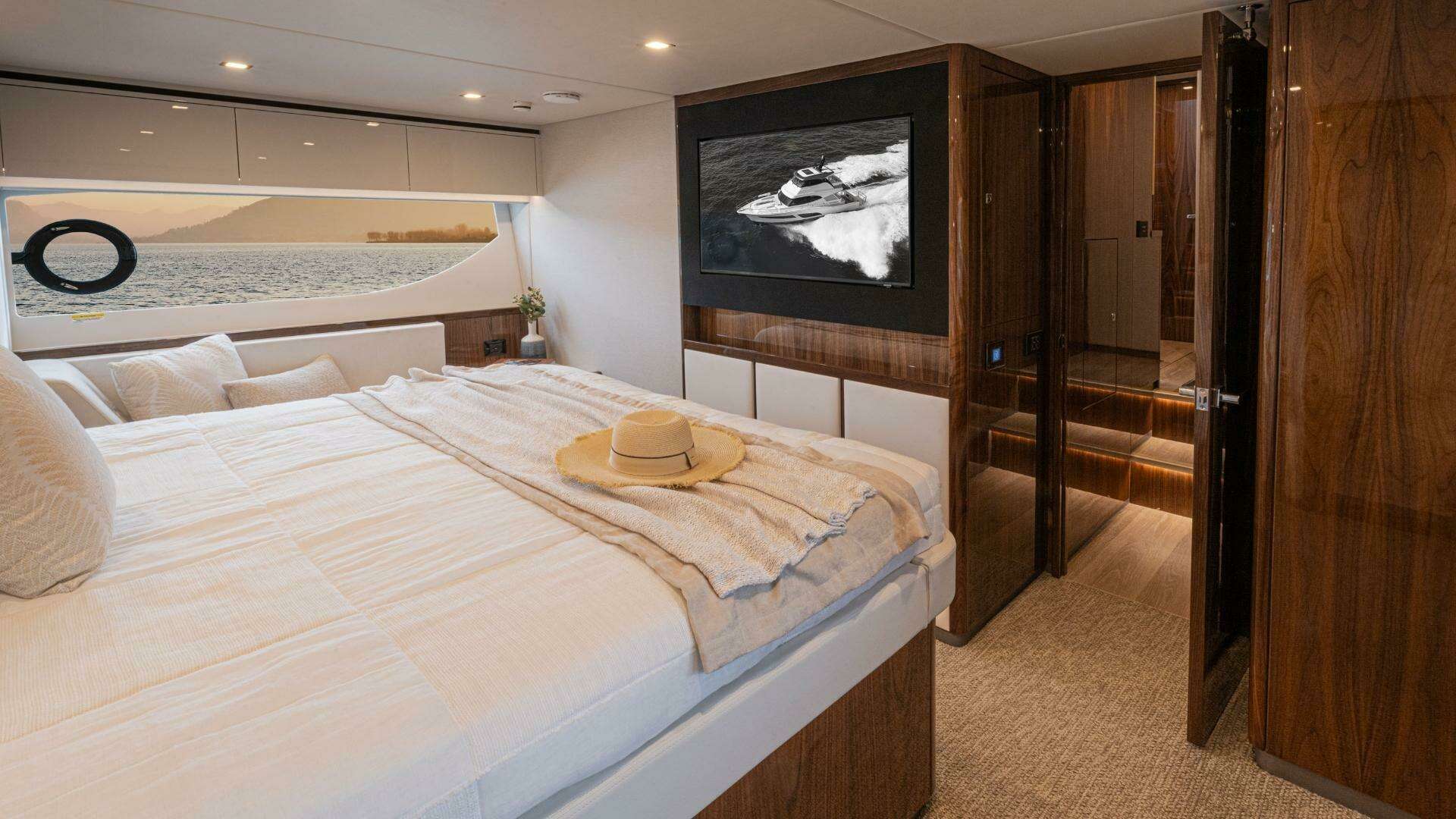 2026 Riviera 64 Sports Motor Yacht Series II - Image 15