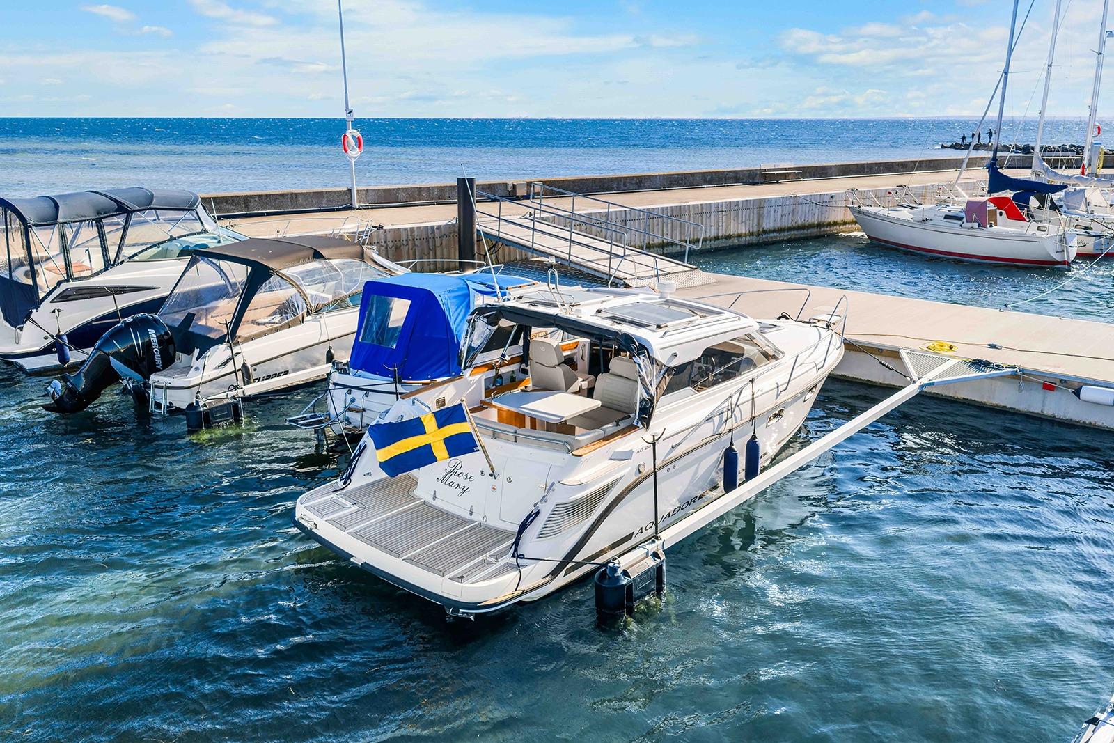2021 Aquador 28 HT