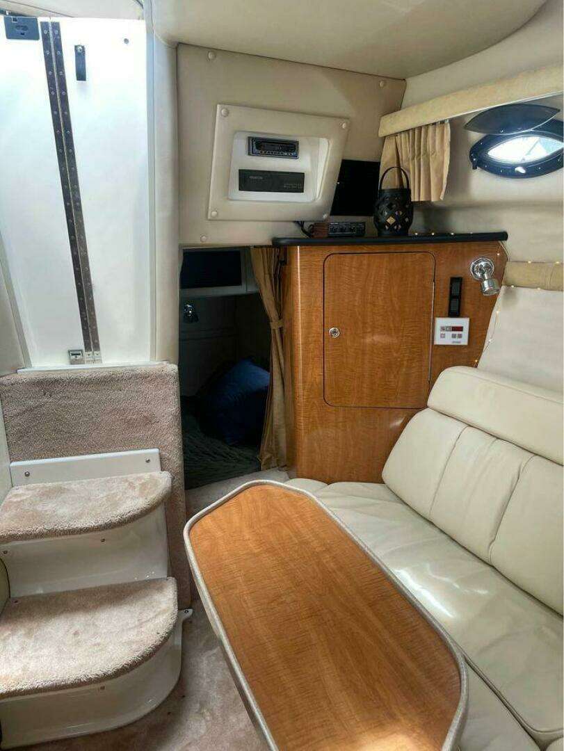 2003 Regal 2860 Commodore - Image 12