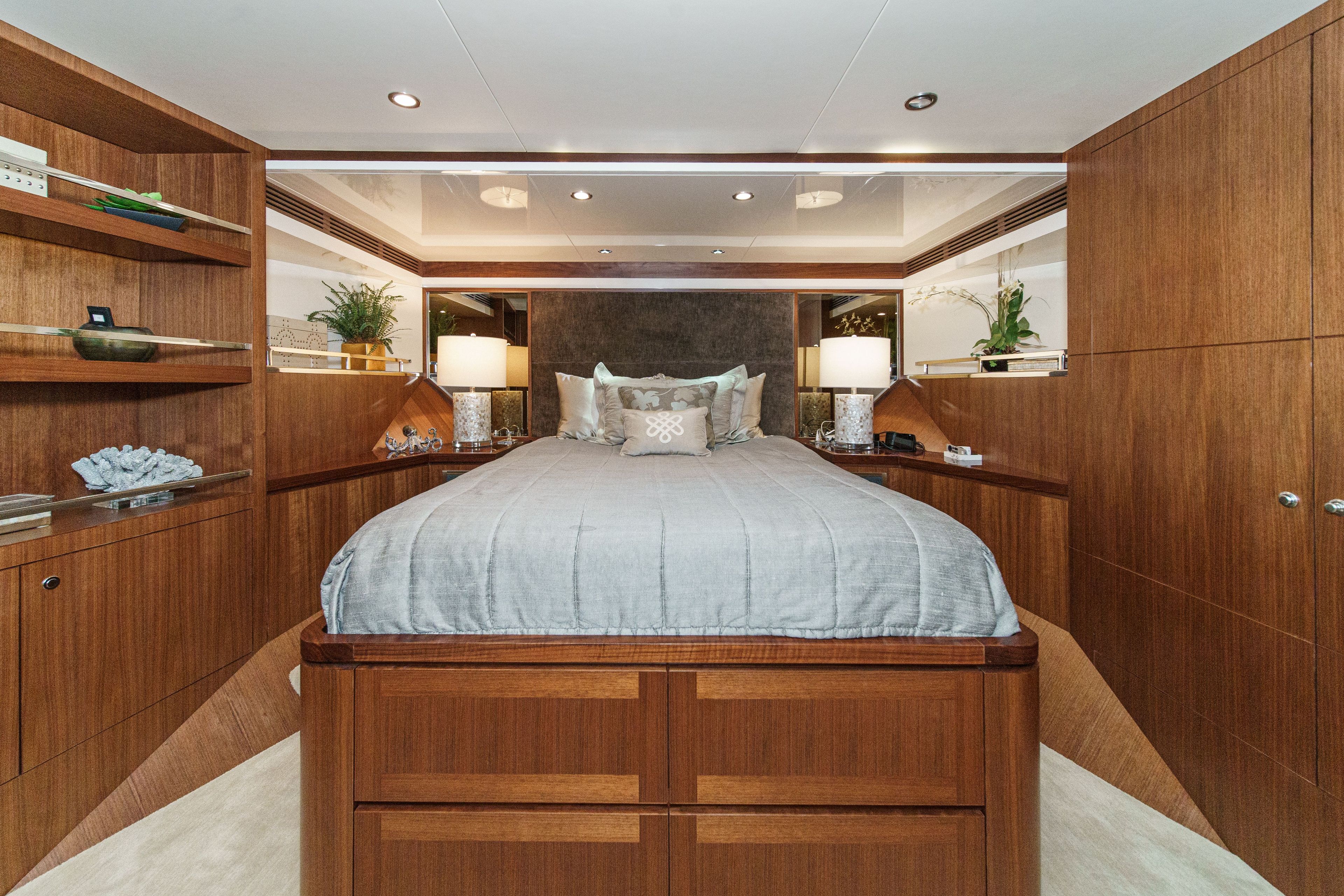 2015 Ocean Alexander 90 Skylounge Motoryacht - 94