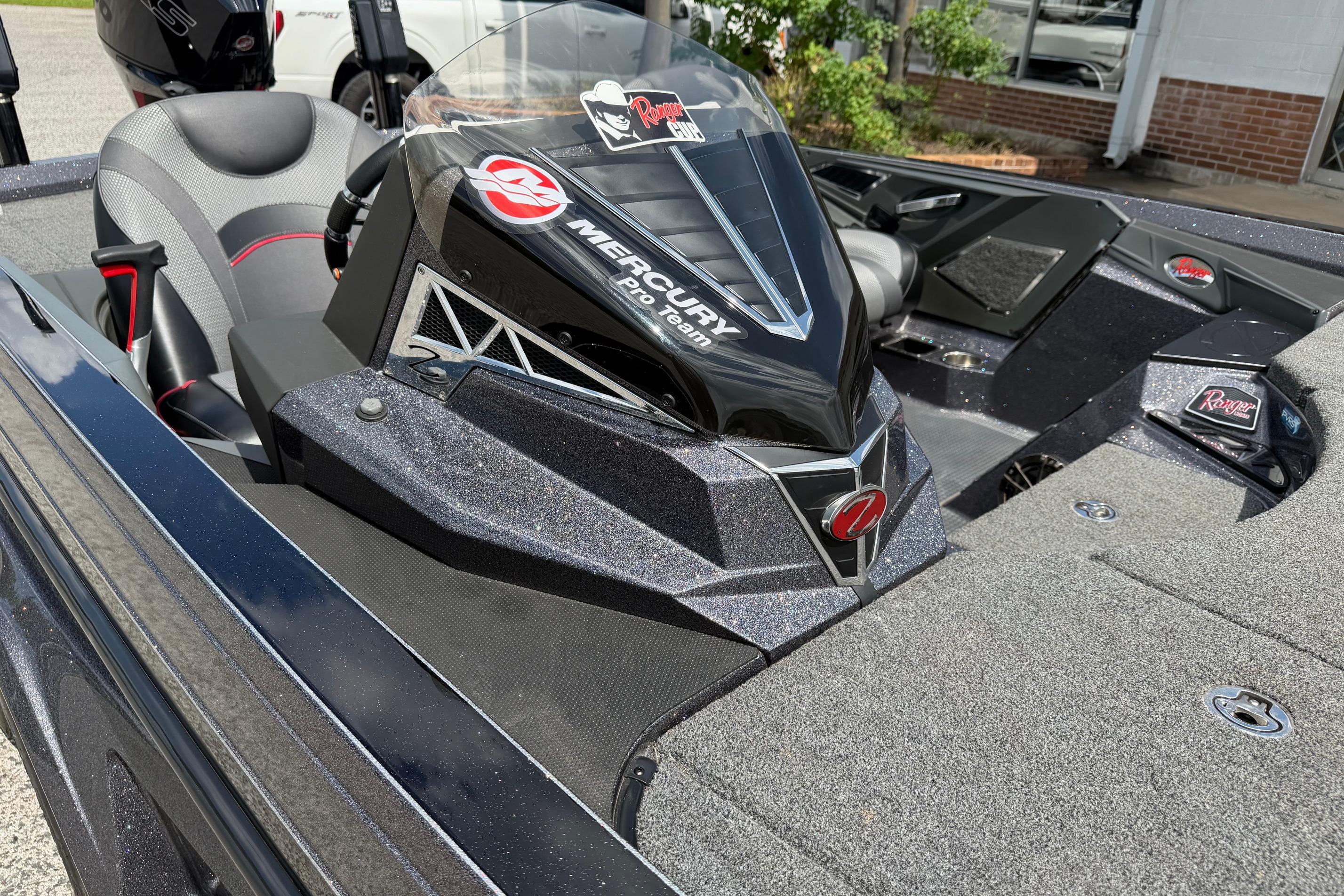 2020 Ranger Z520L boat interior with Mercury Pro XS engine, featuring sleek design and comfortable seating.