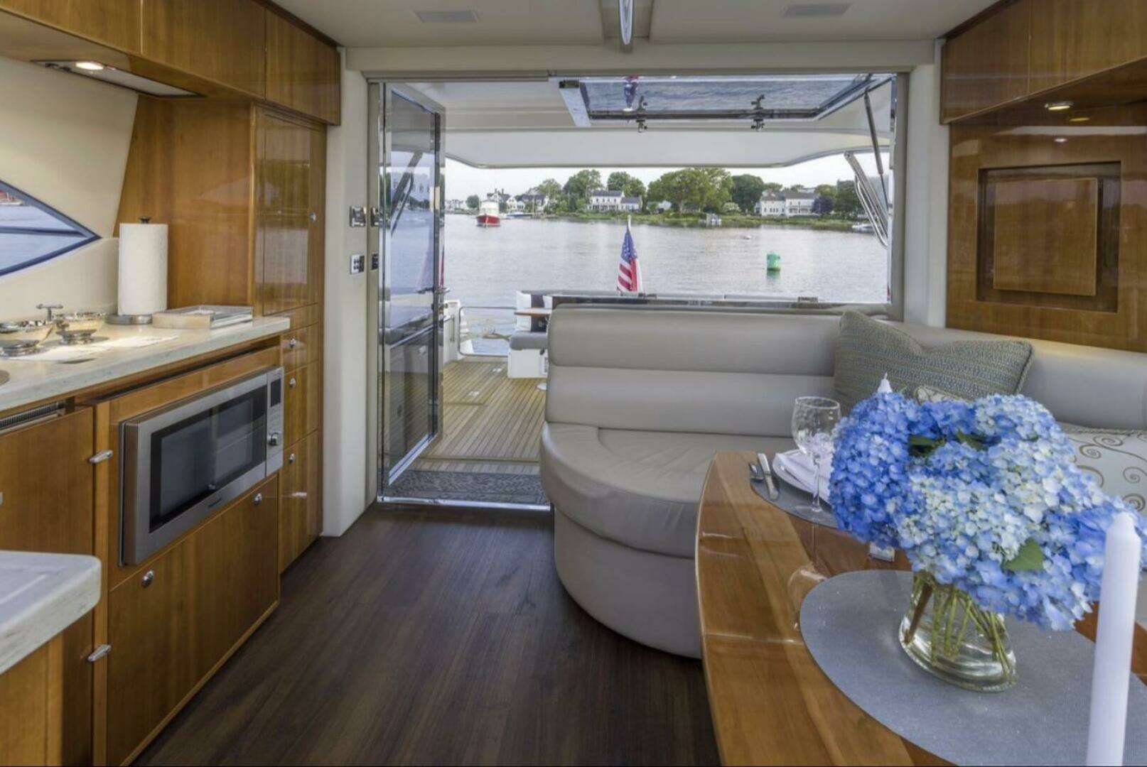 2016 Riviera 5000 Sport Yacht - Image 19