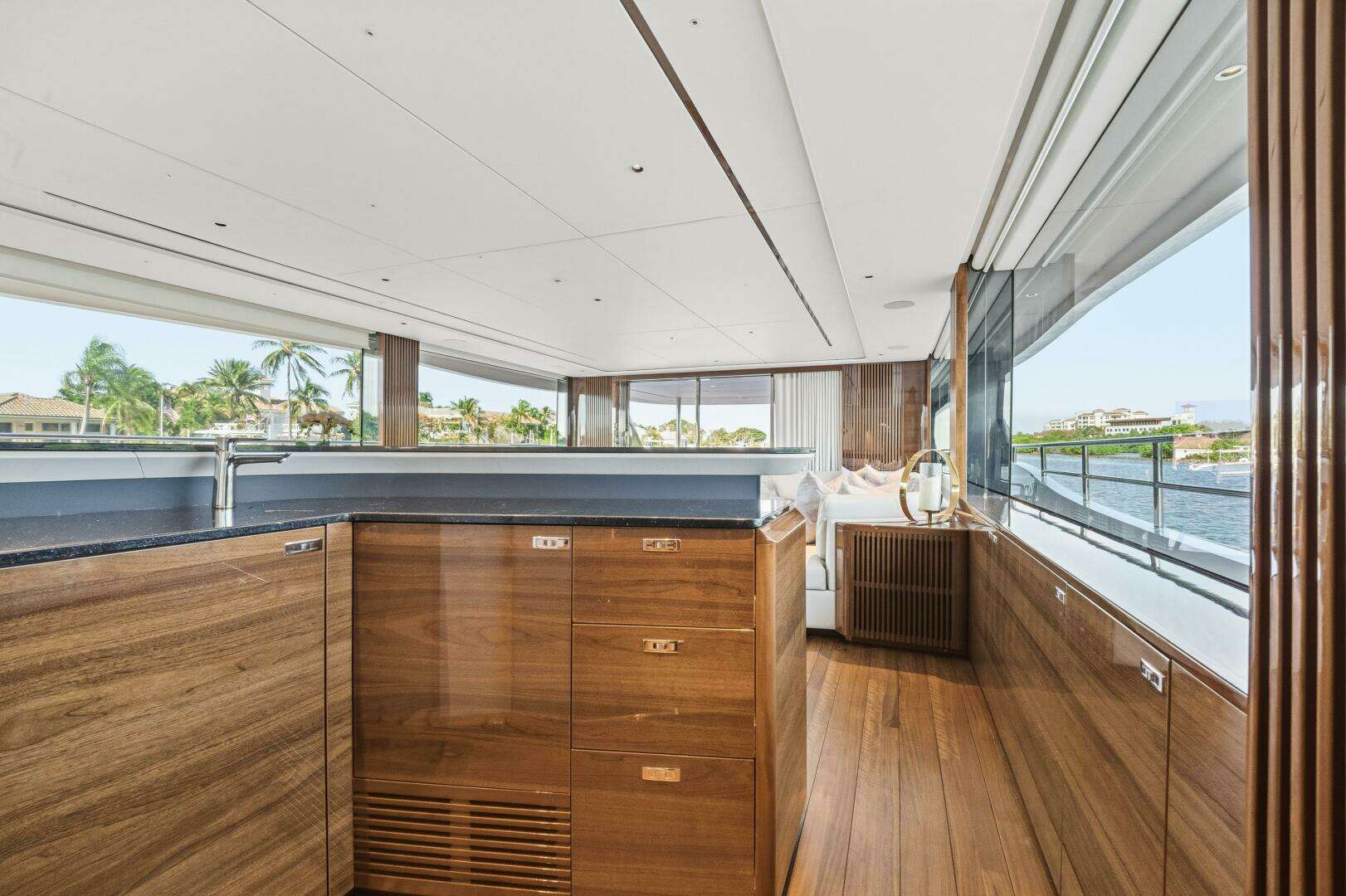 2025 Princess Y95 - Image 33