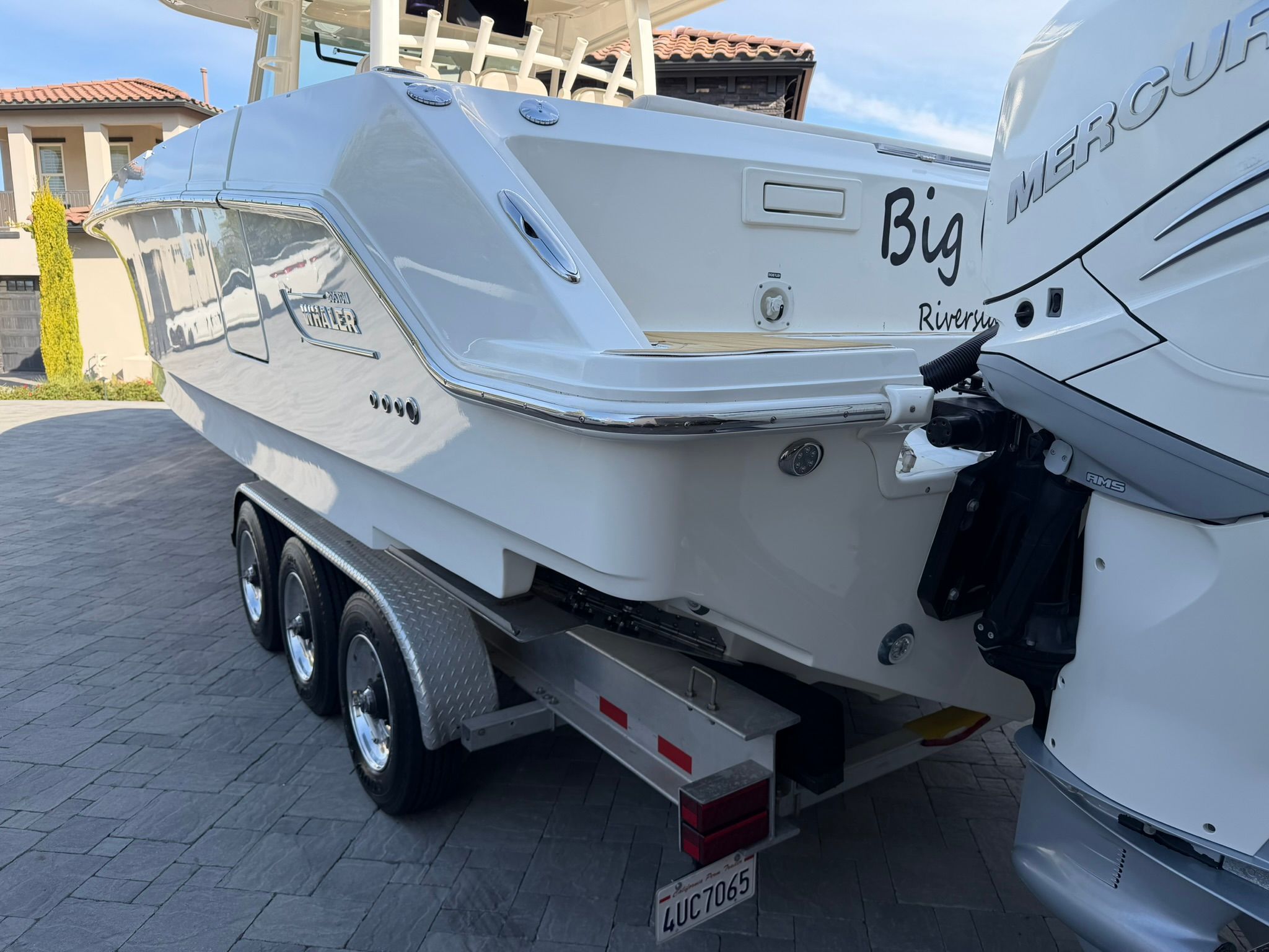 2018 Boston Whaler 380 Outrage - 21