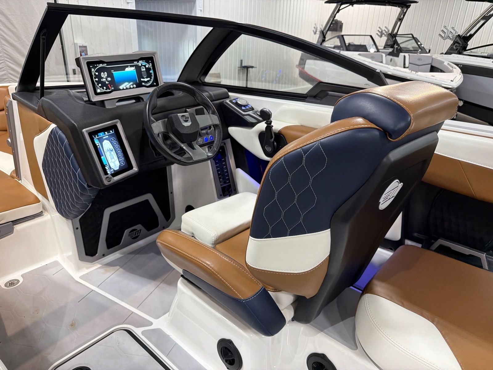 2023 Malibu M220 - 17