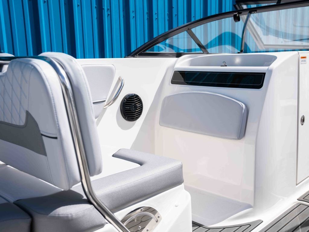 2026 Bayliner VR6 Bowrider I/O - 6