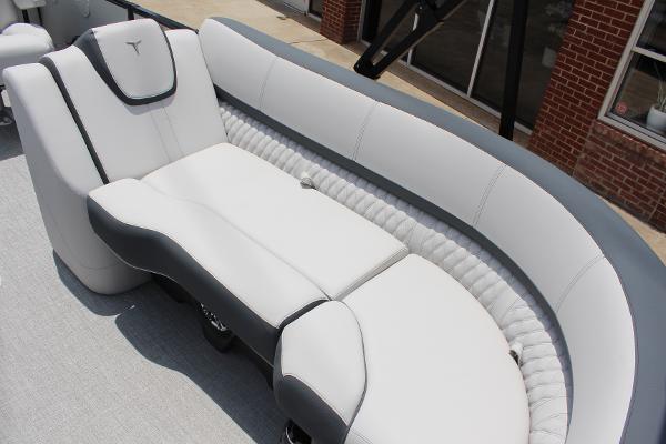 2025 Tahoe Pontoon Cascade Quad Lounger with sleek, modern seating design.