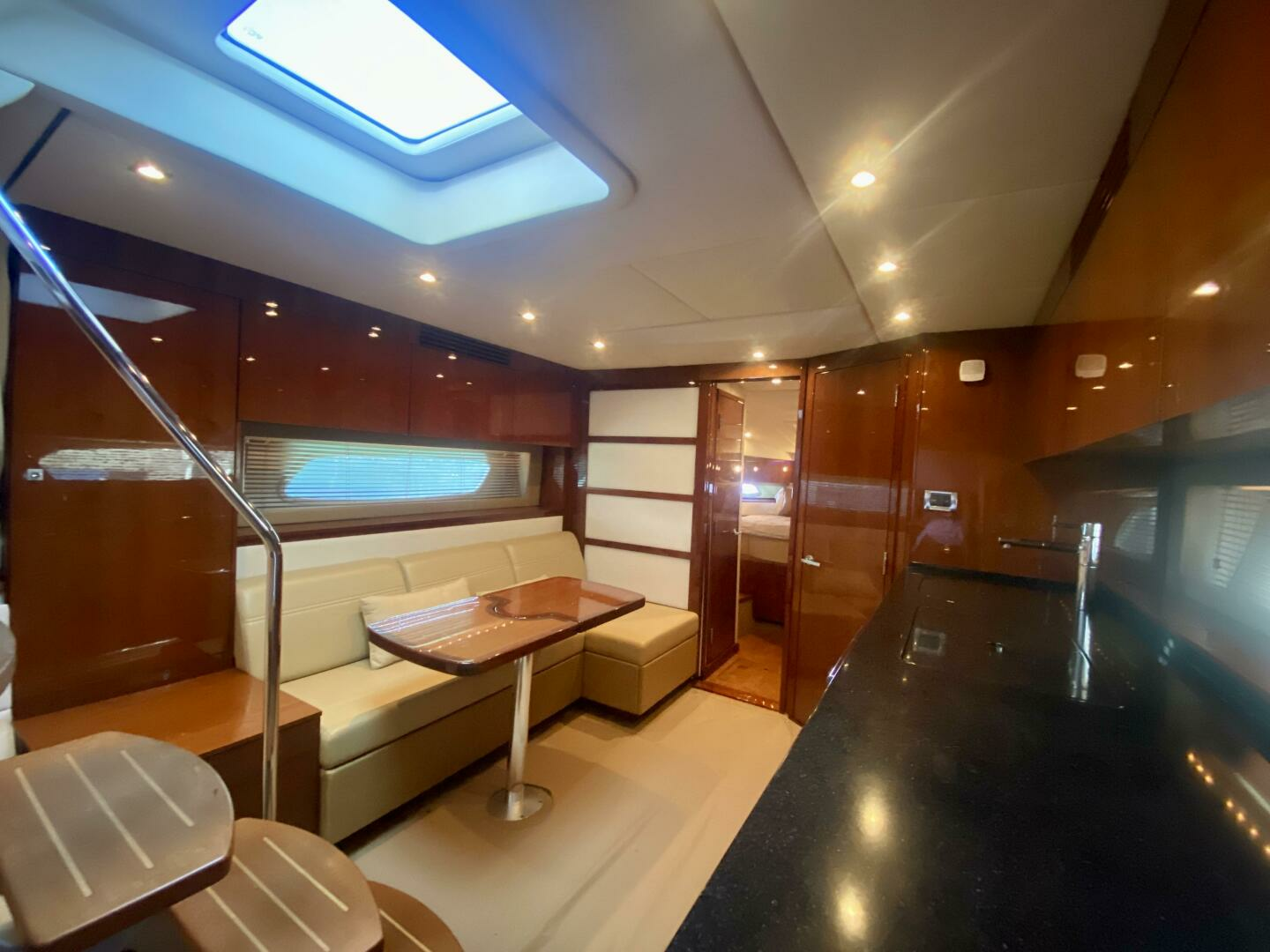 2010 Sea Ray 450 Sundancer - Image 50
