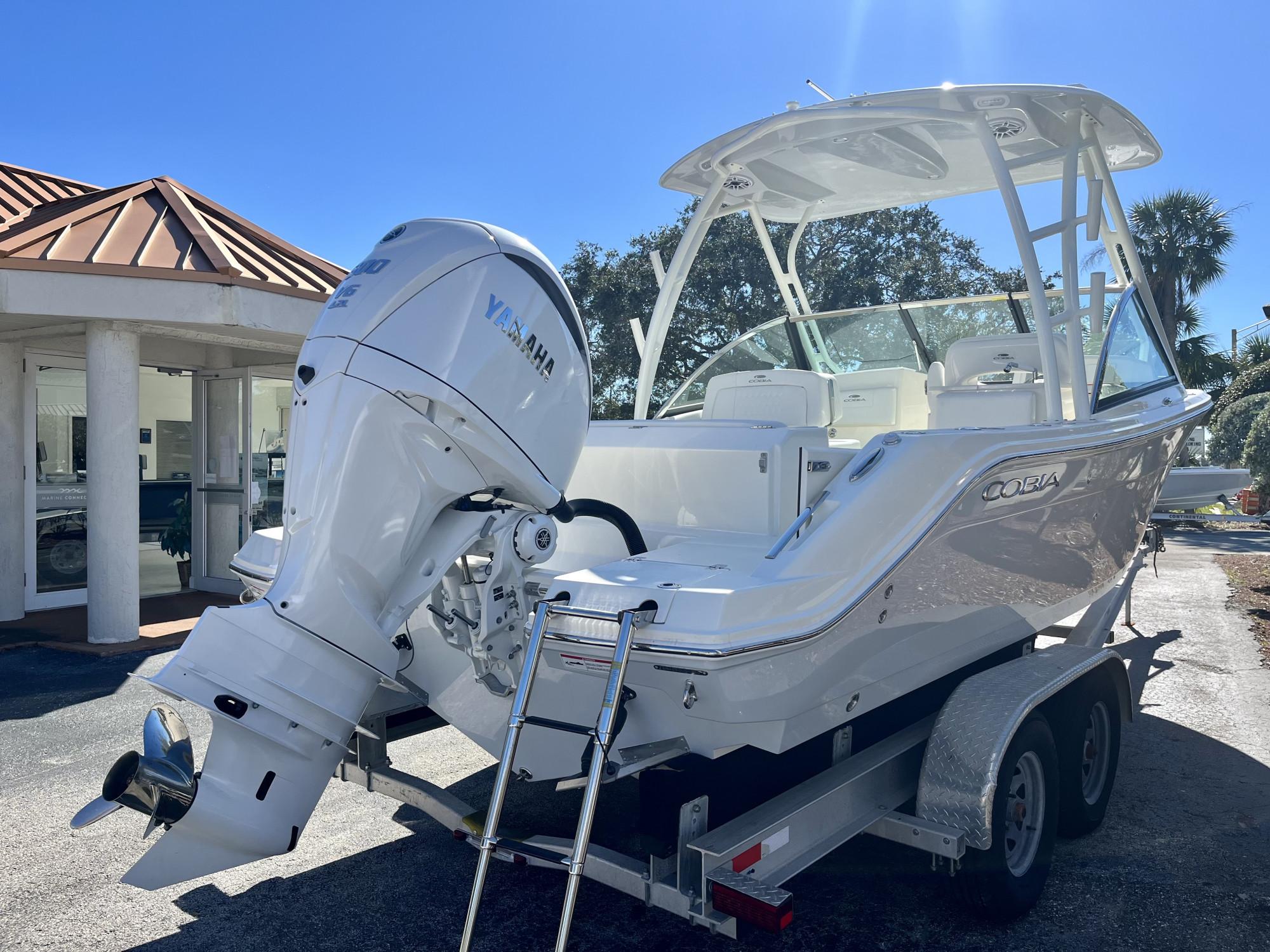 2025 Cobia 240 Dual Console - 6