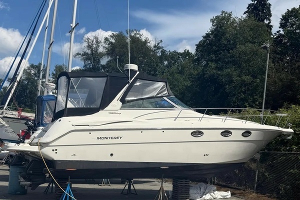 2005 Monterey 322 Cruiser