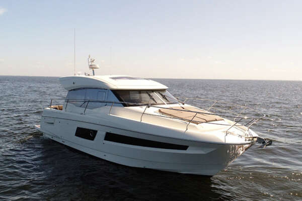2018 Prestige 460