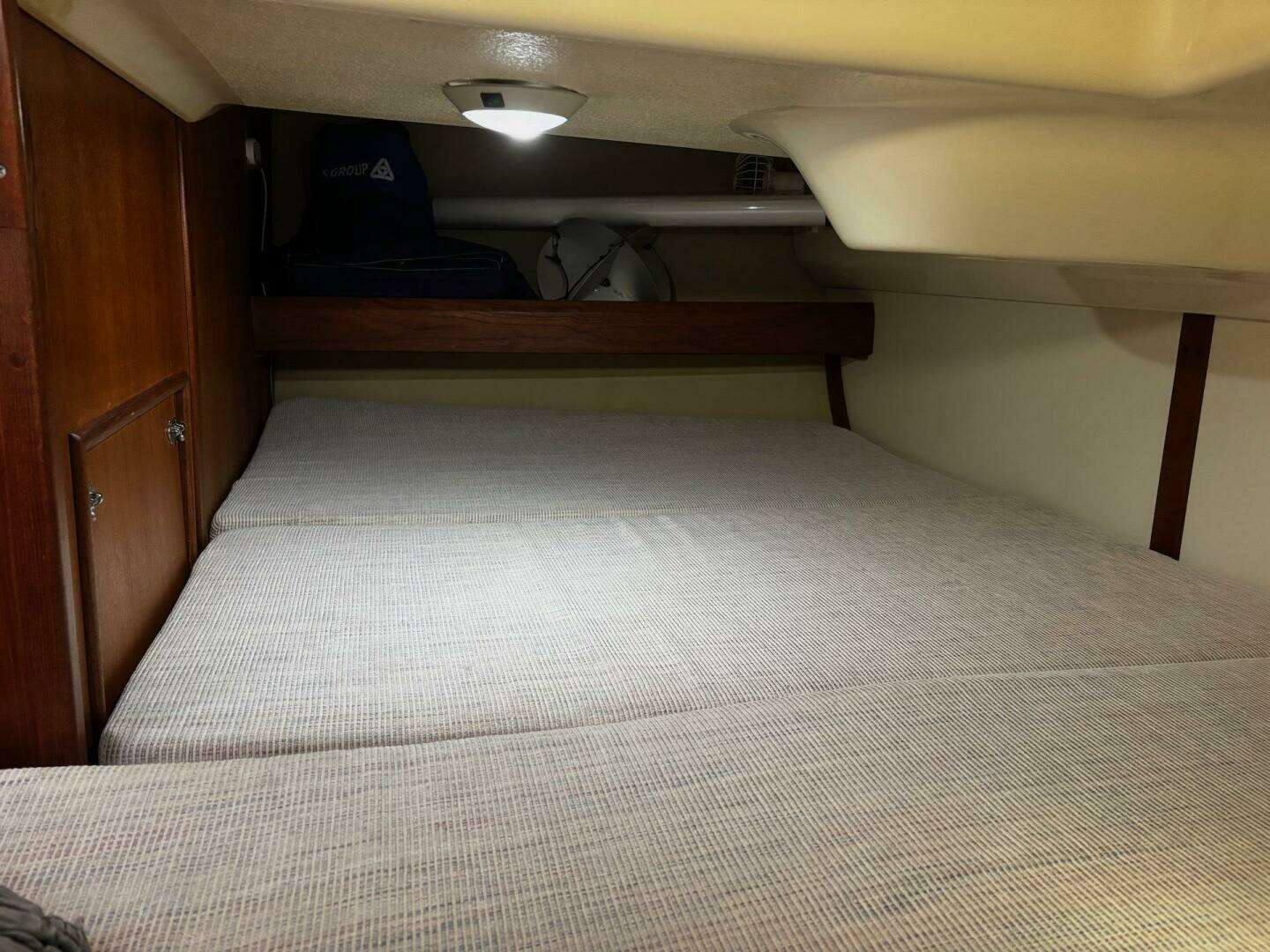 1993 Hunter 33.5 - Image 23