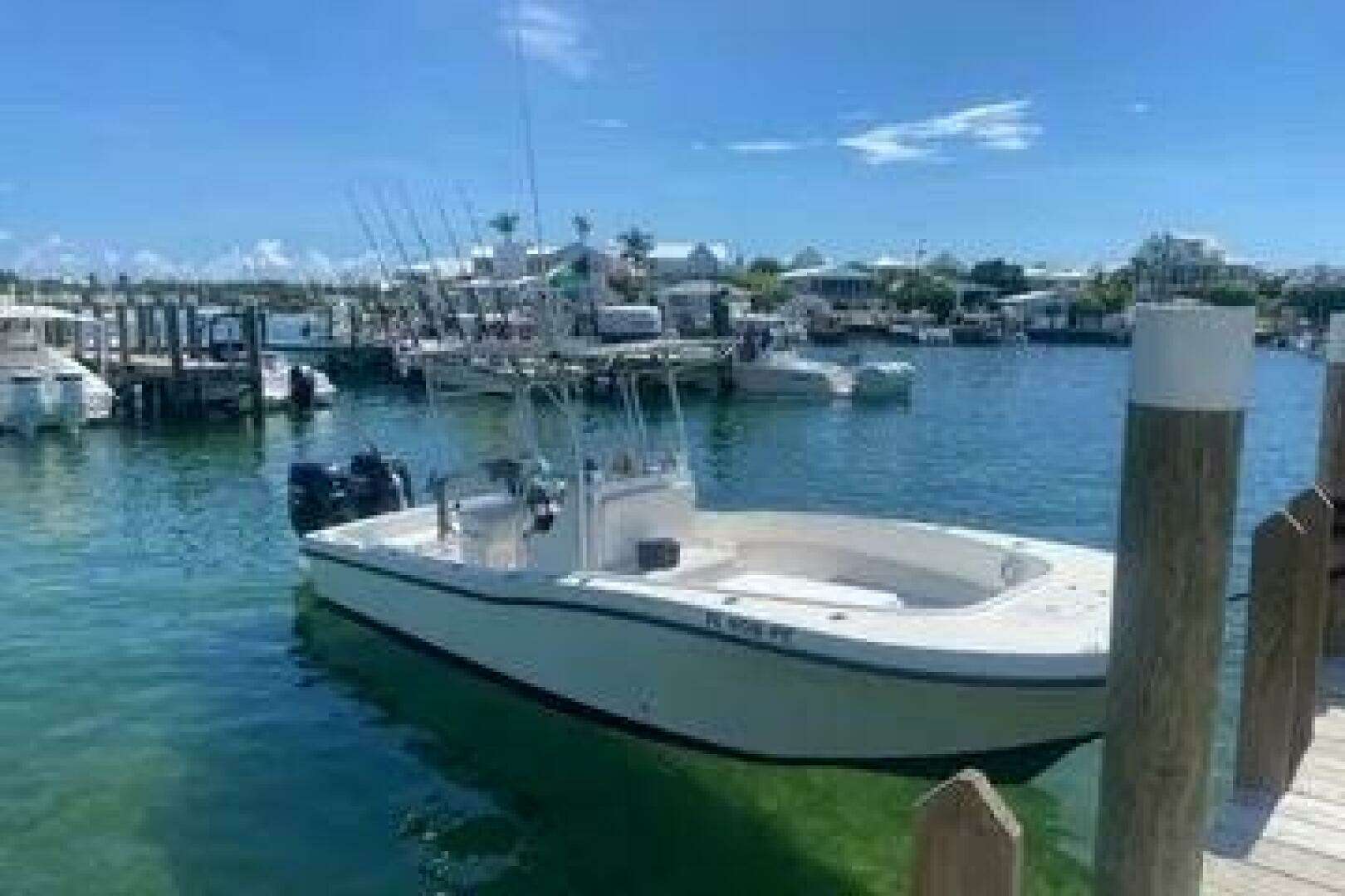 2011 Dusky 23'3 - Image 2