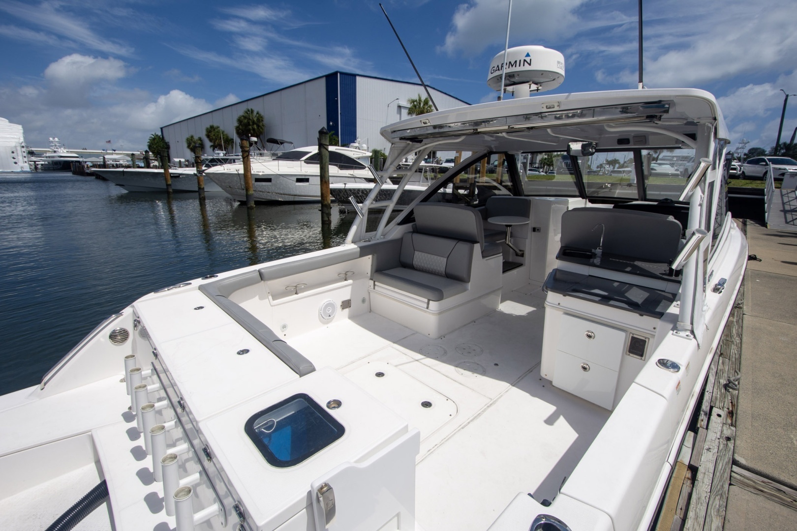 2019 Everglades 340 Dual Console - Image 4