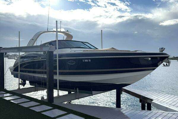 2016 Formula 330 Crossover Bowrider