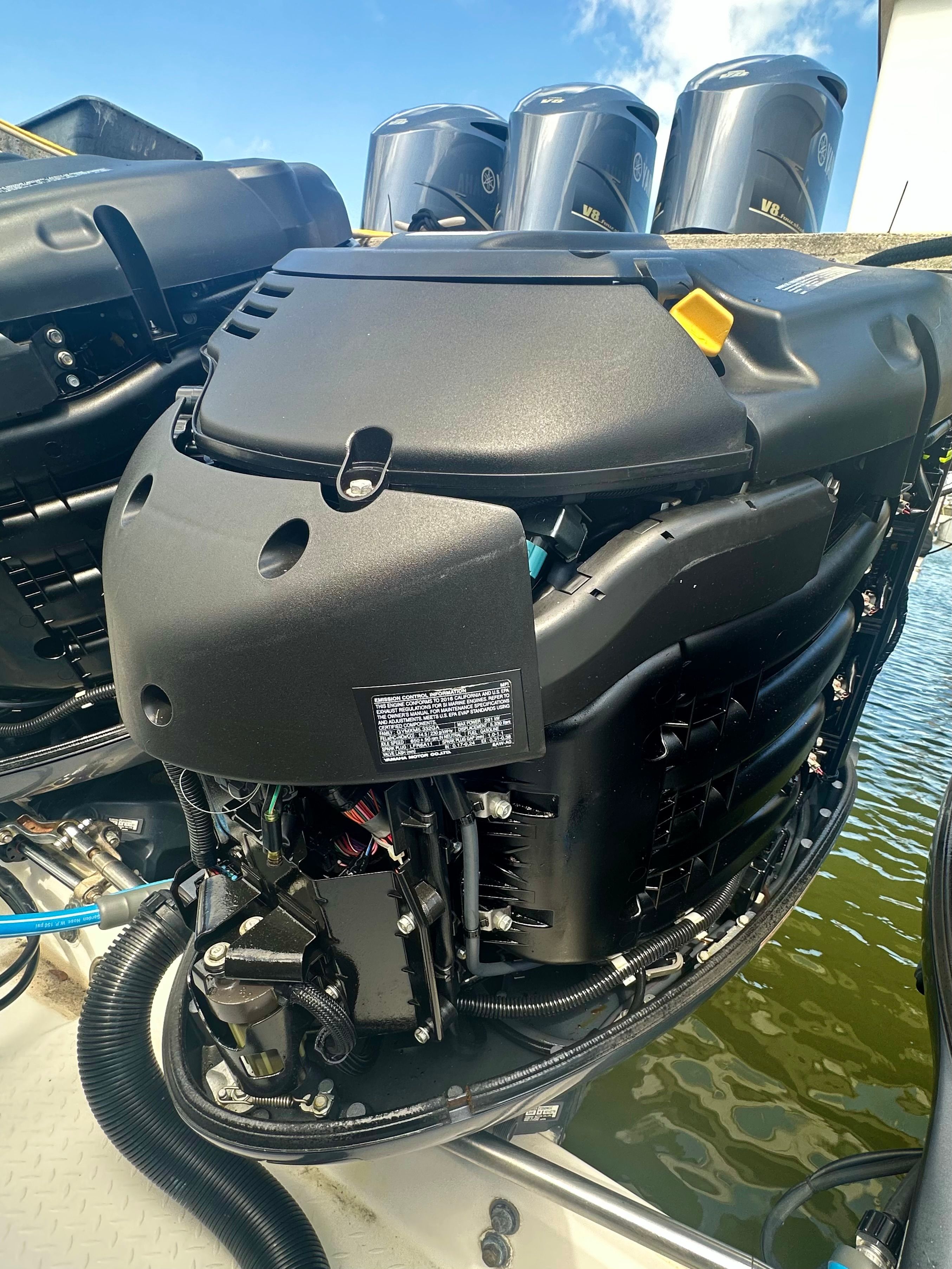 2009 Everglades 365 Center Console - 31