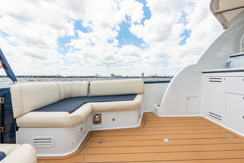 Port cockpit