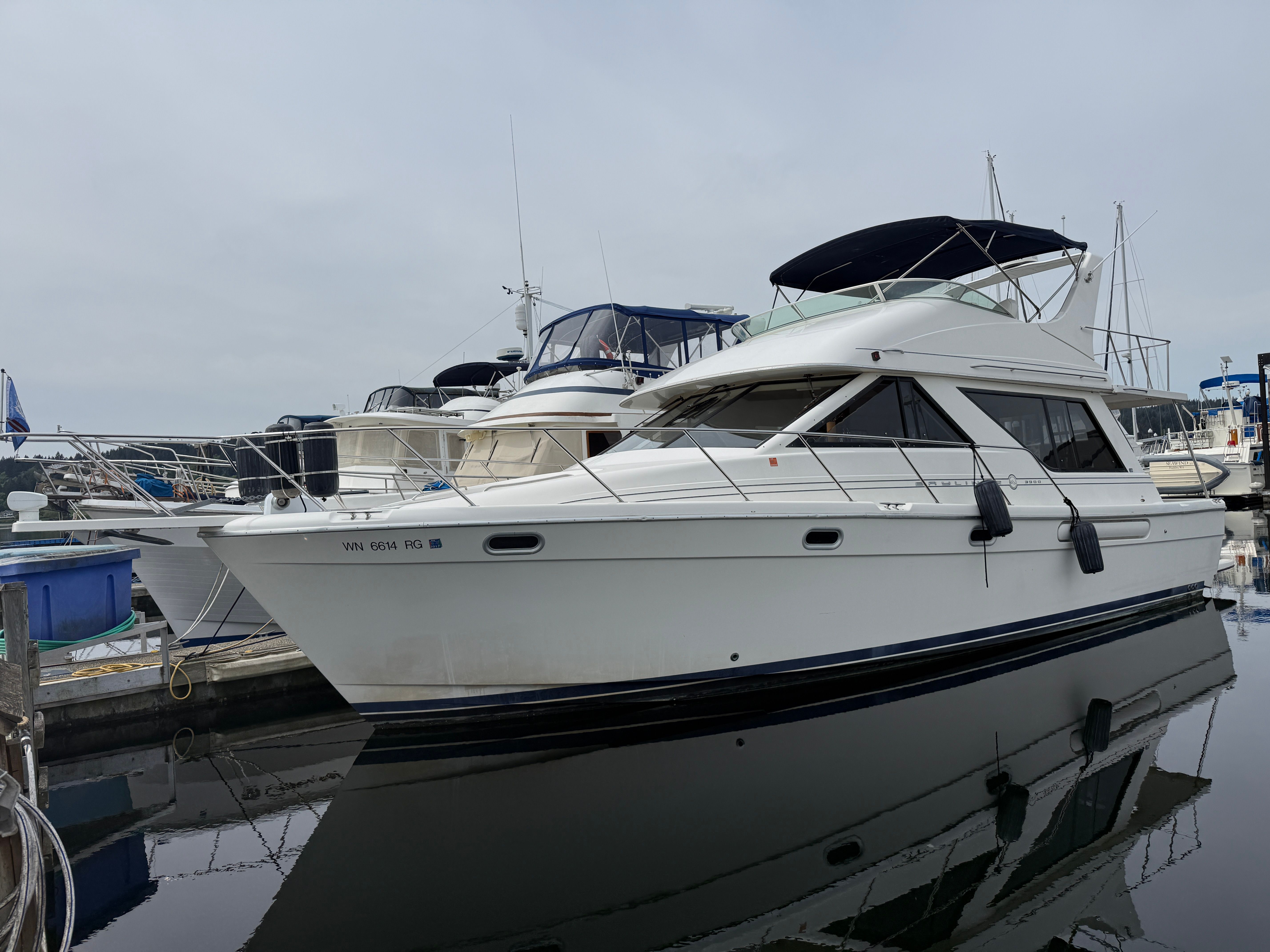 1998 Bayliner 3988 Command Bridge Motoryacht