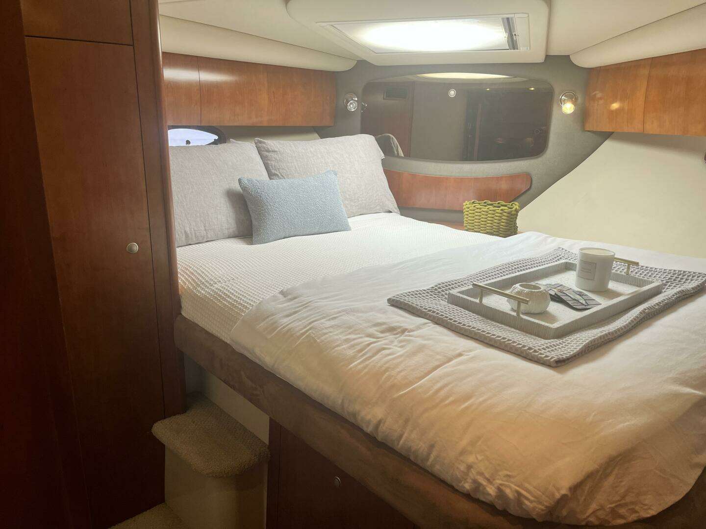 2008 Cruisers Yachts 390 Sport Coupe - Image 31