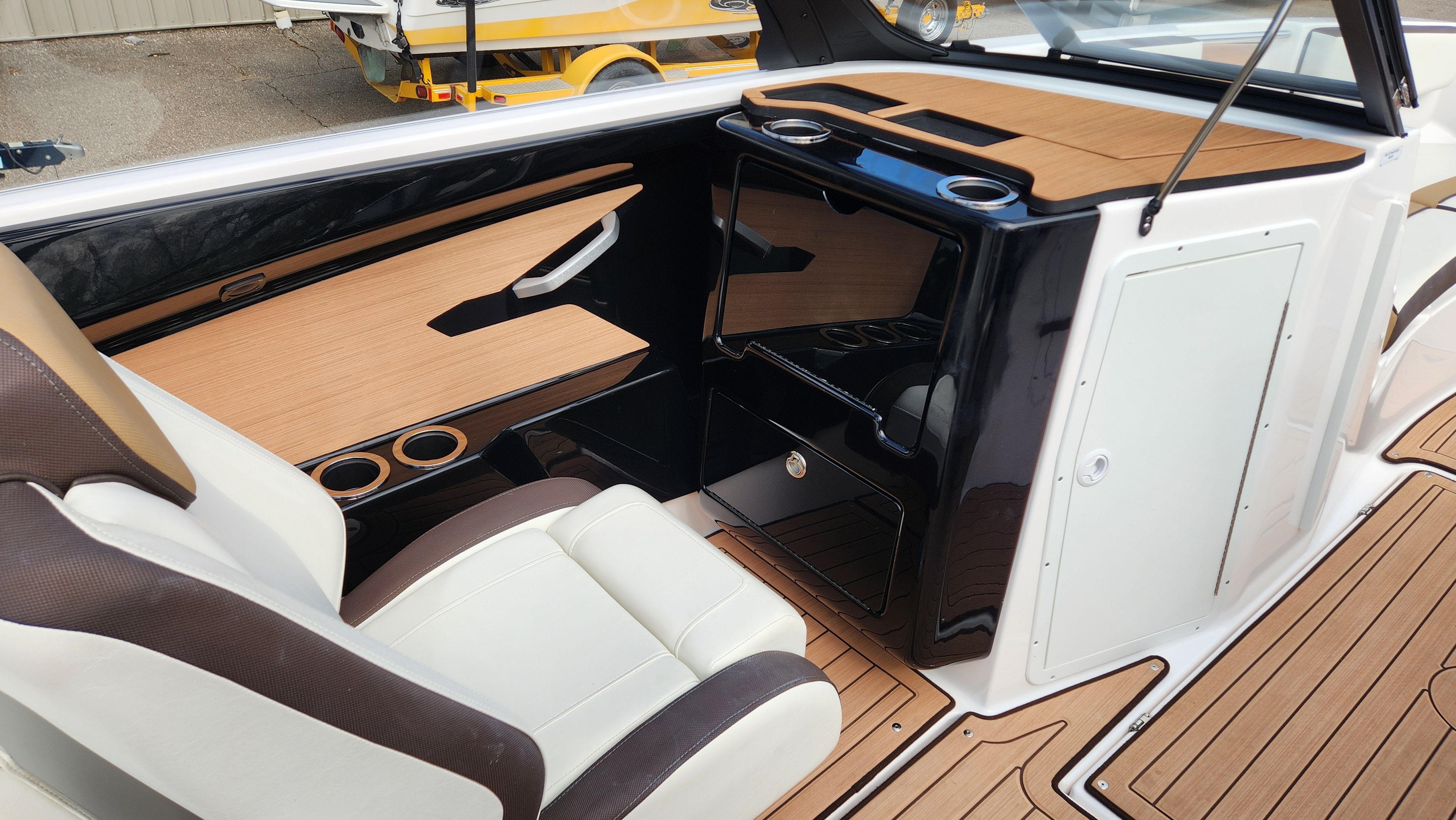 2023 Yamaha Boats 222SD - 30