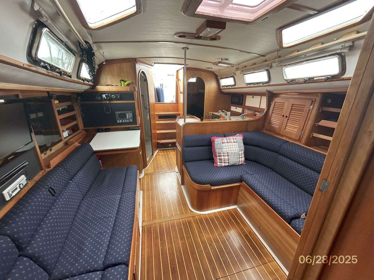 1995 Freedom 40/40 - Image 41