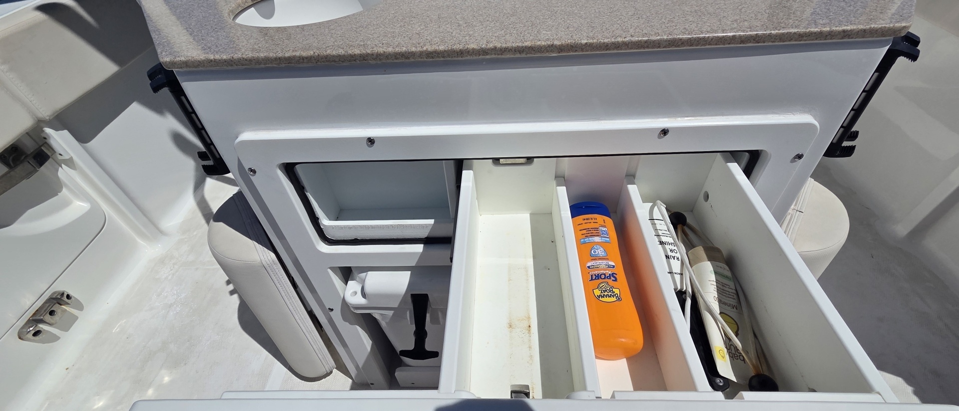 2021 Sea Hunt Escape 27 Center Console - Image 25