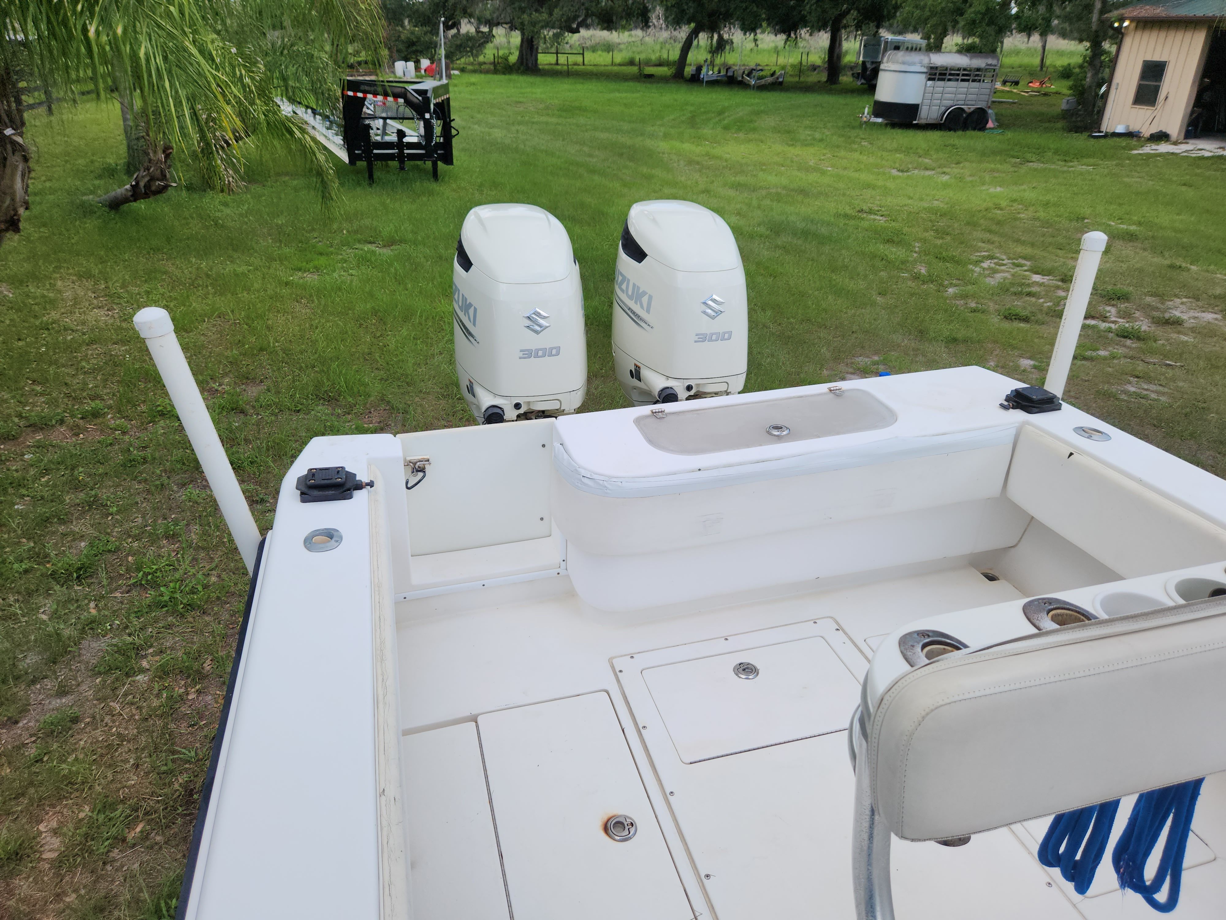 2005 Contender 27t - 17