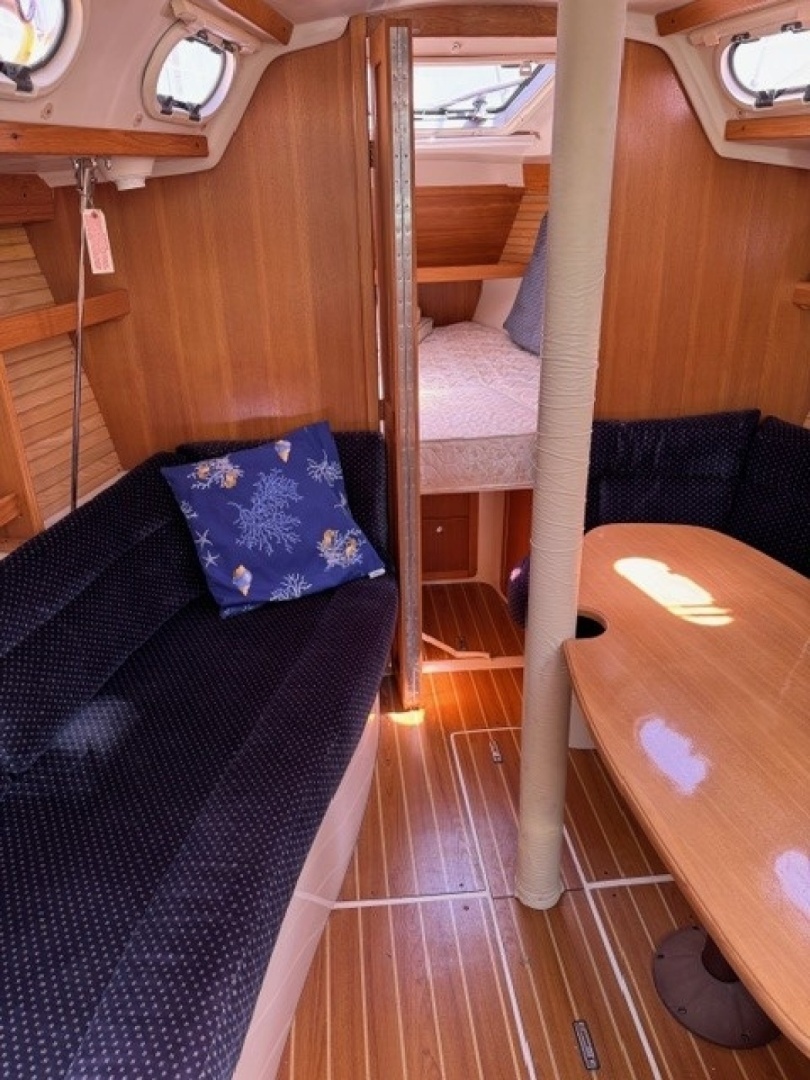 2006 Catalina 320 - Image 23