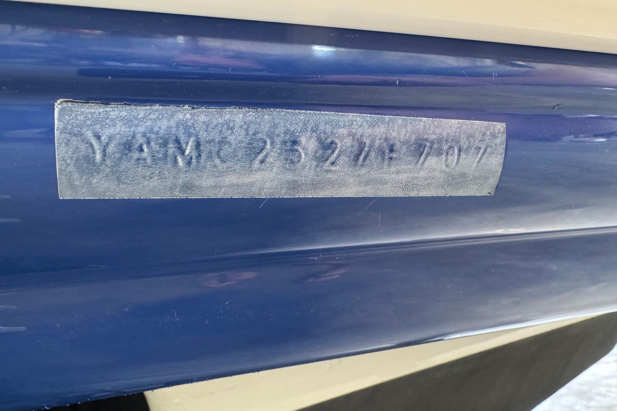 2007 Yamaha Boats SX230 HO hull identification number on blue surface.