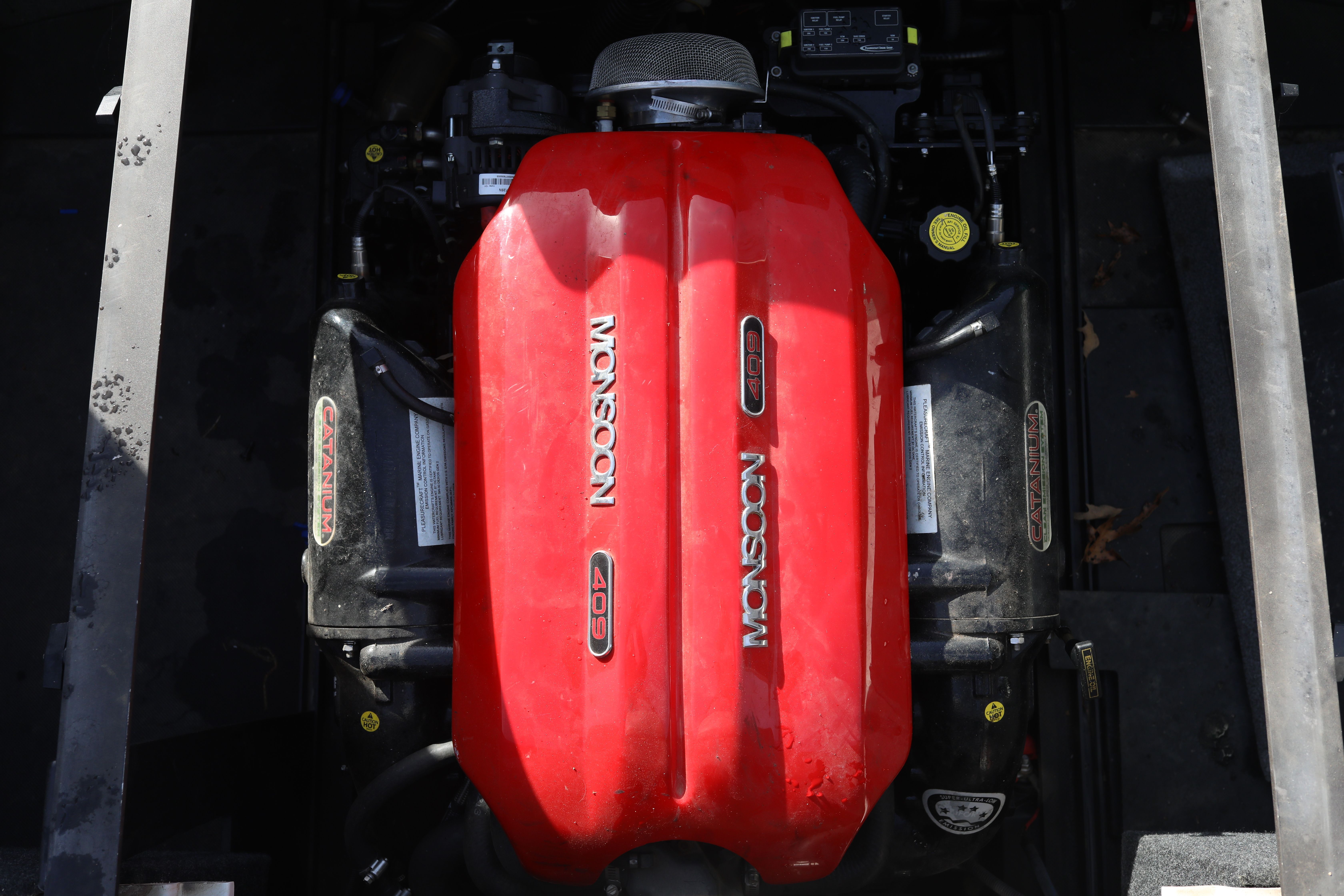 Red Monsoon 409 engine in 2019 Axis T22 boat.