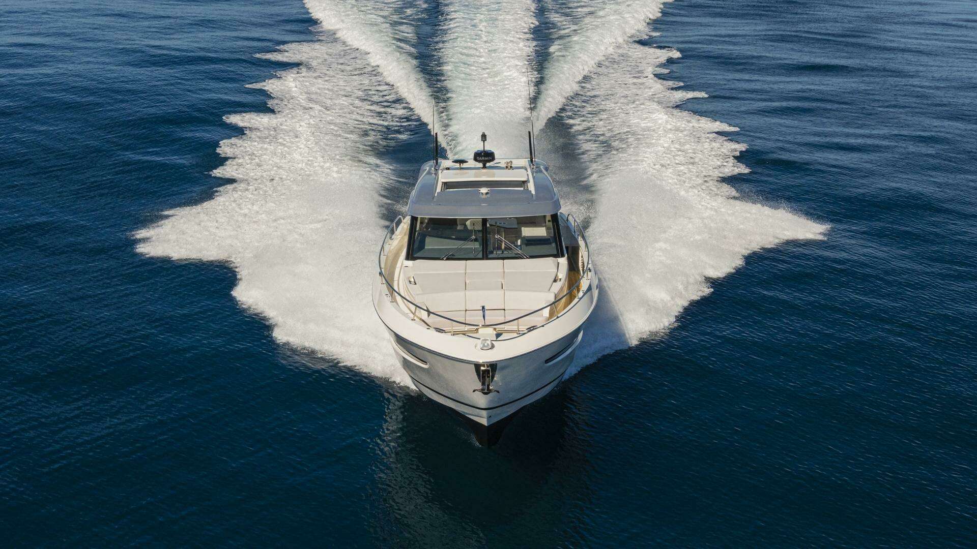 2026 Riviera 4300 Sports Express - Image 2