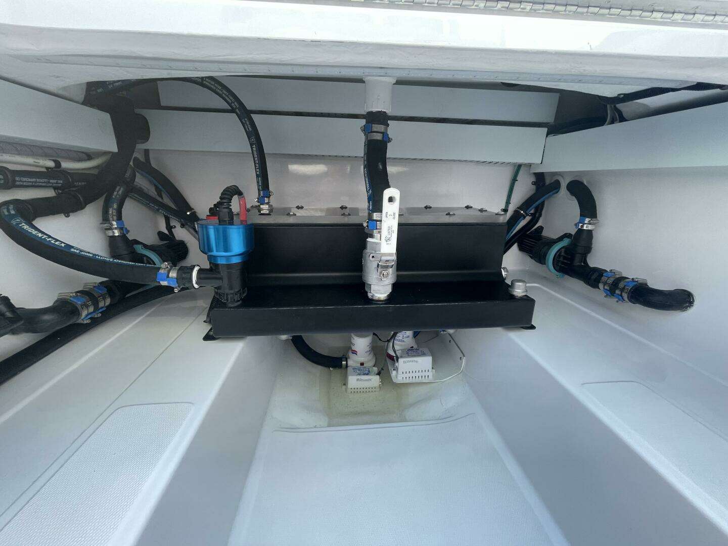 2026 Mag Bay 43 Center Console - Image 18