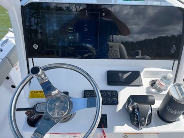 2025 Sportsman Masters 247OE Bay Boat - 7