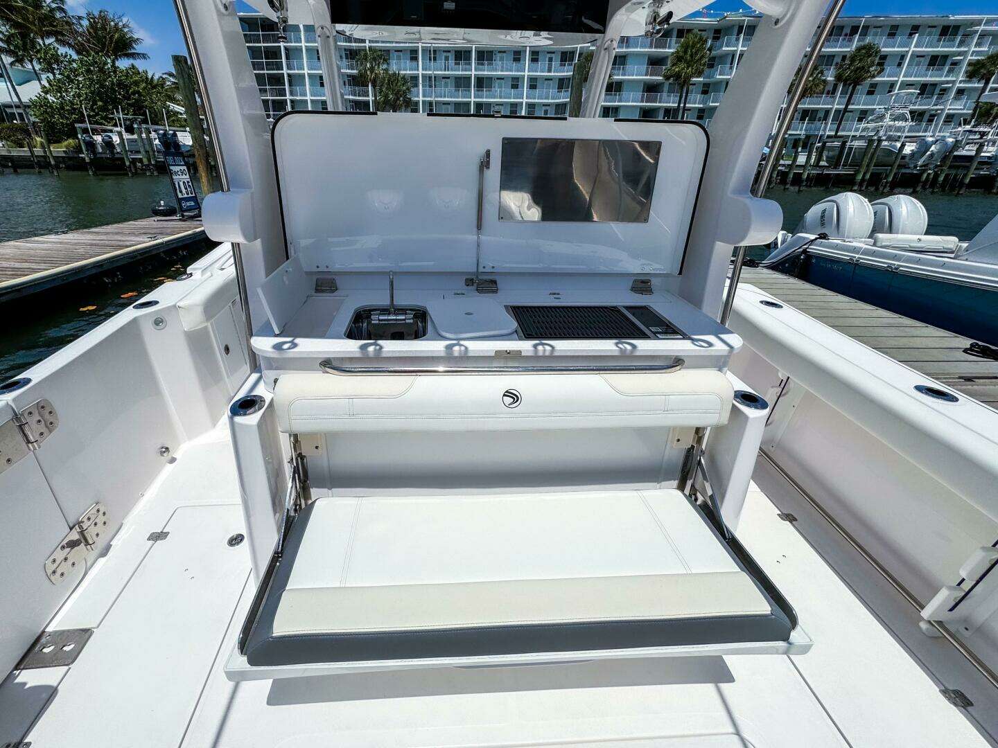 2025 Edgewater 370CC - Image 12