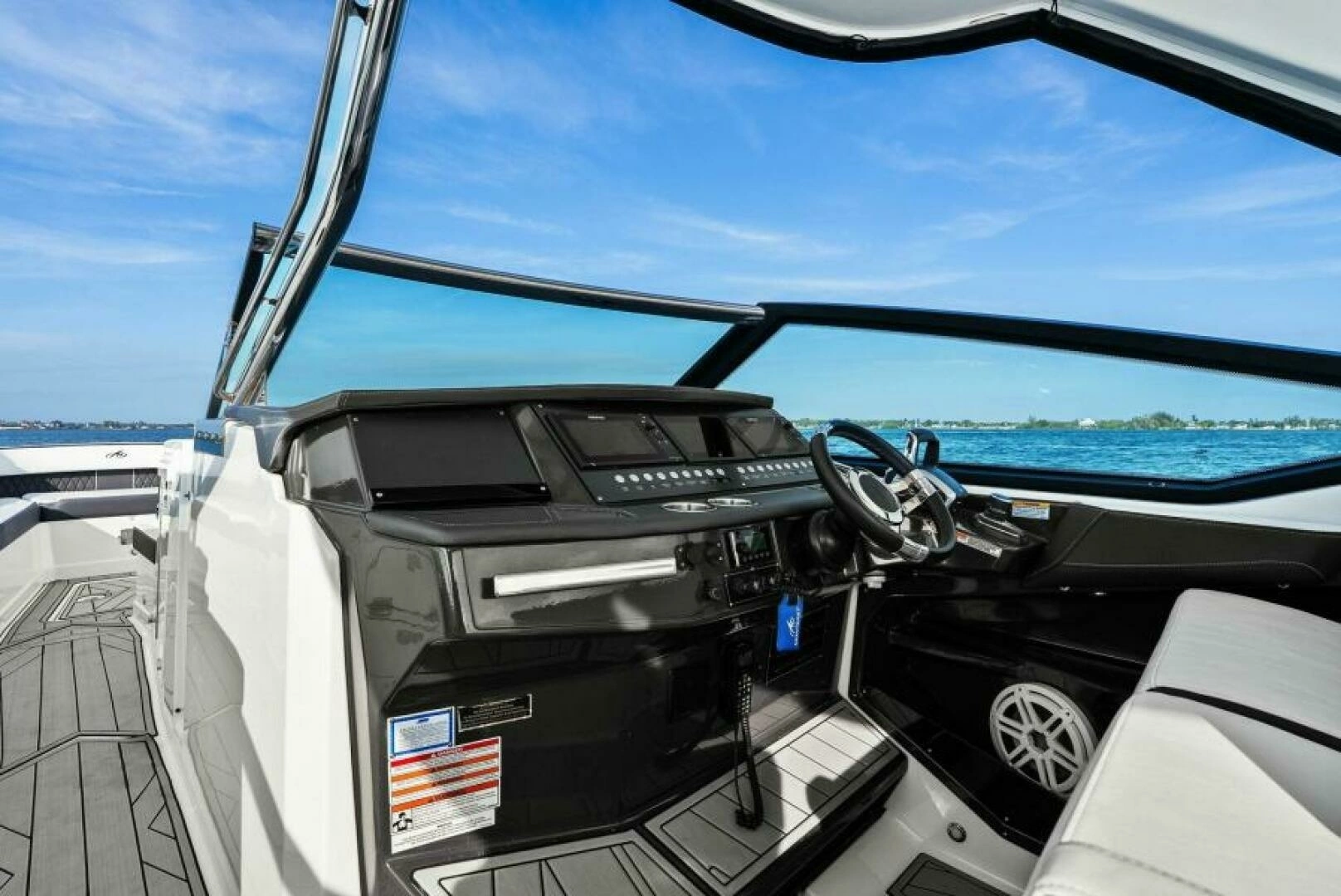 2023 Monterey 385 SS - Image 2