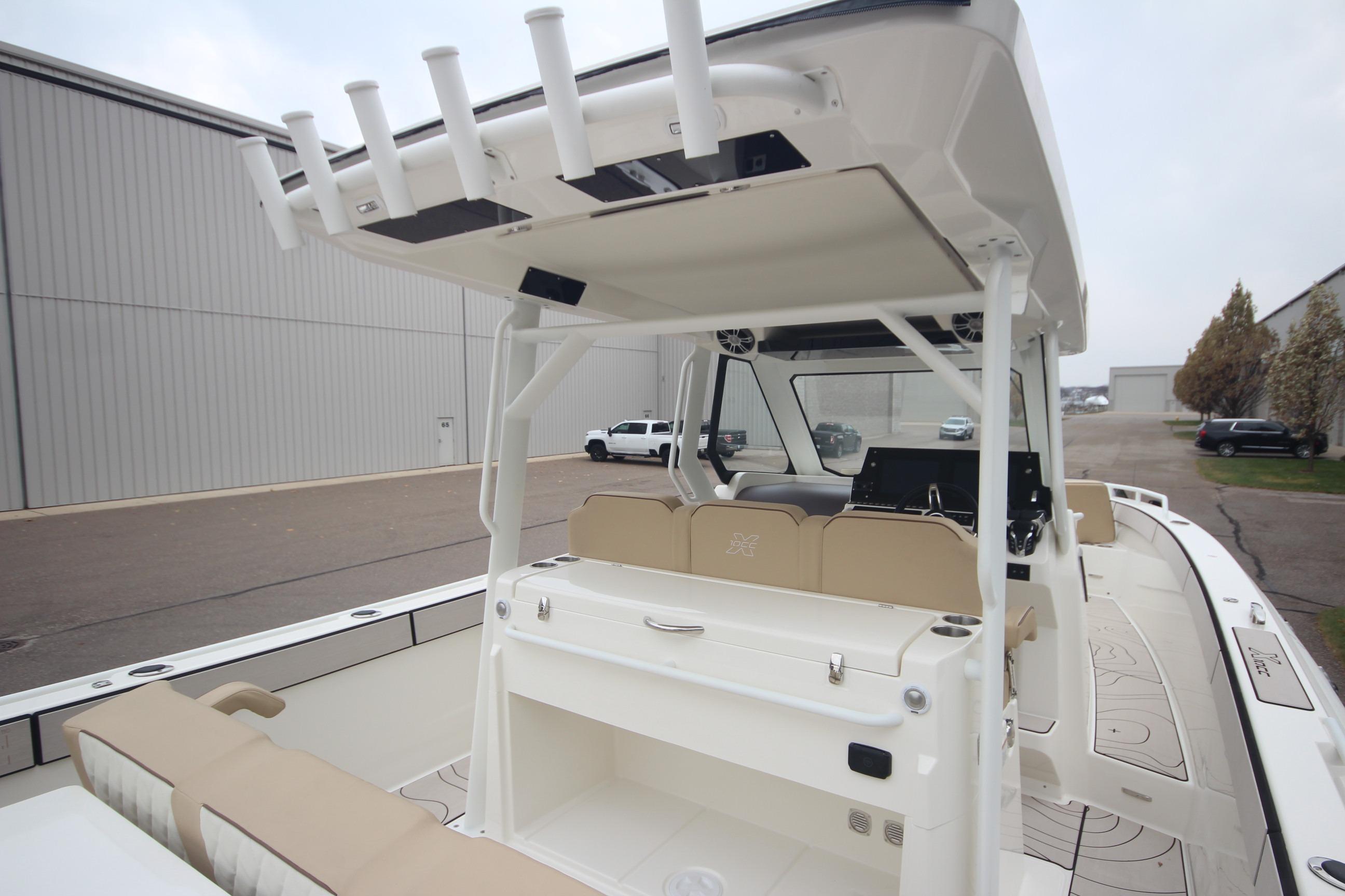 2026 Zodiac X10CC boat with twin Yamaha F350XSA2 engines and joystick control.