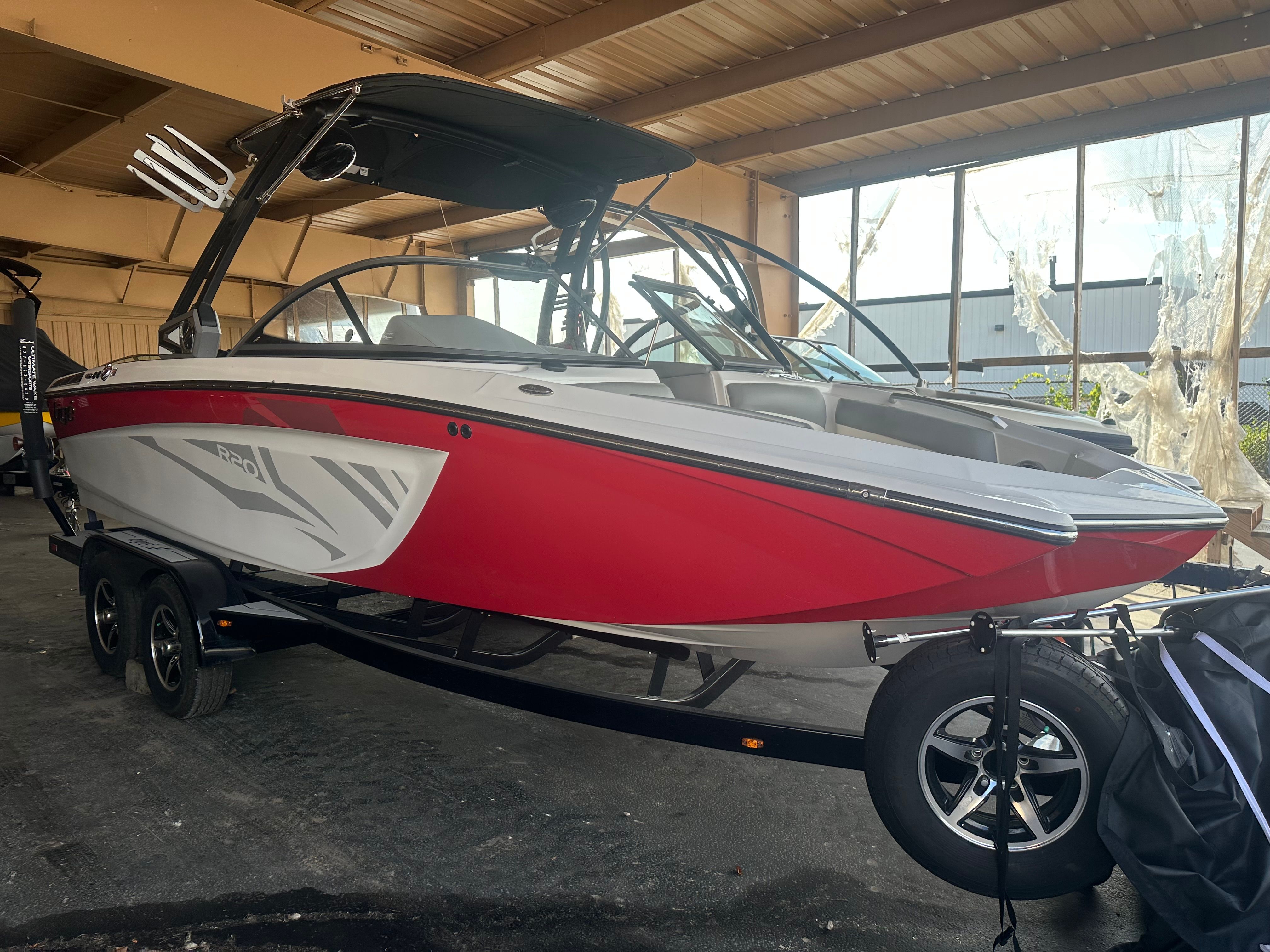 2019 Tigé R20