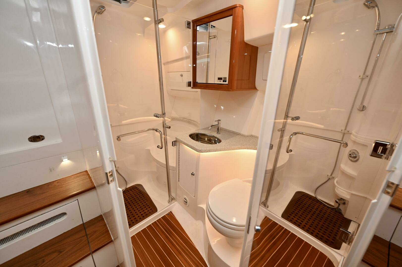 2021 Intrepid 438 Evolution - Image 35