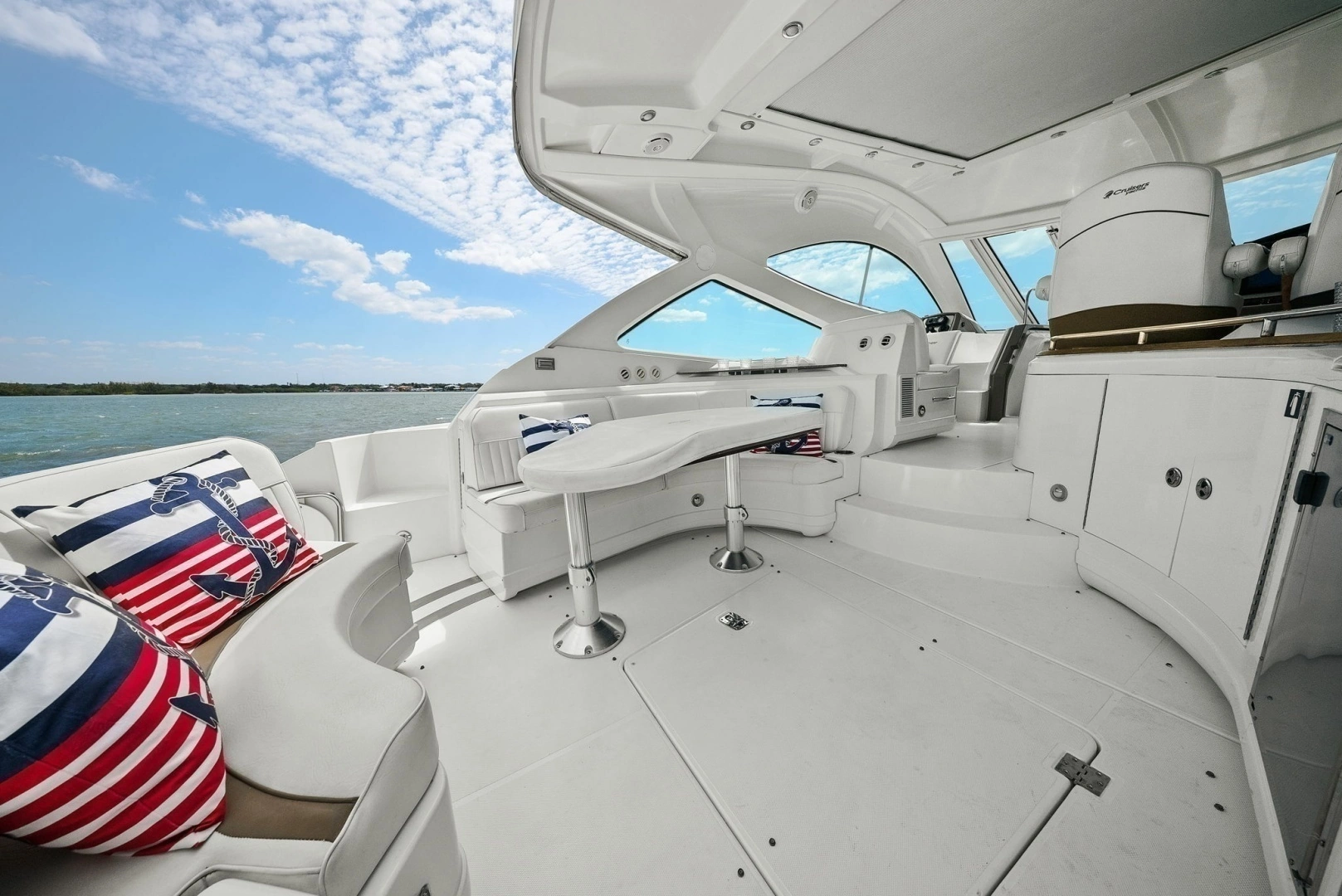 2012 Cruisers Yachts 540 Coupe - Image 38