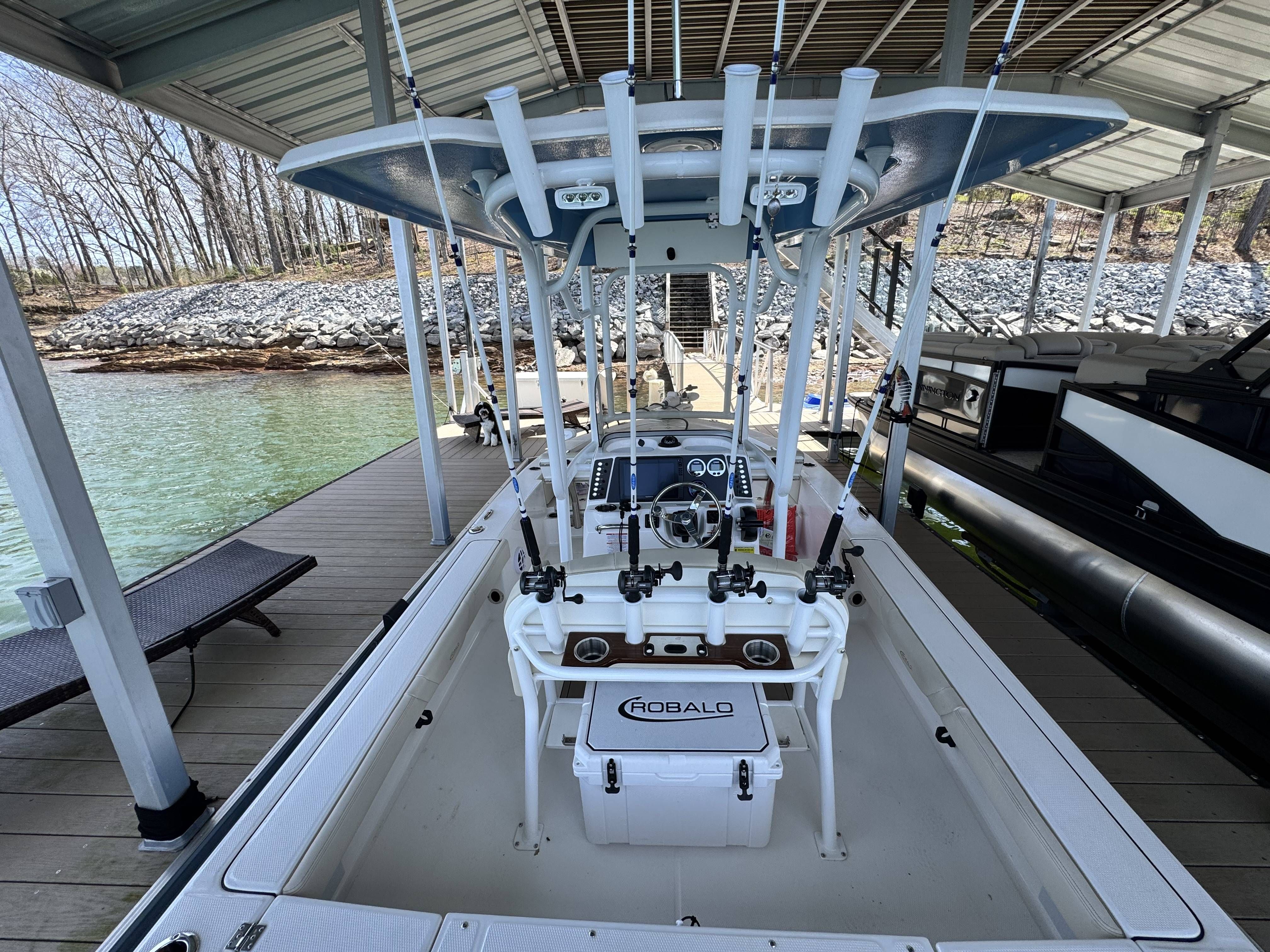 2026 Robalo 226 - 21