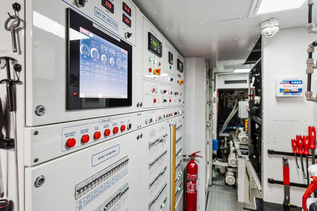Control room with advanced panels and screens, Custom Line 120 yacht, 2018 model.