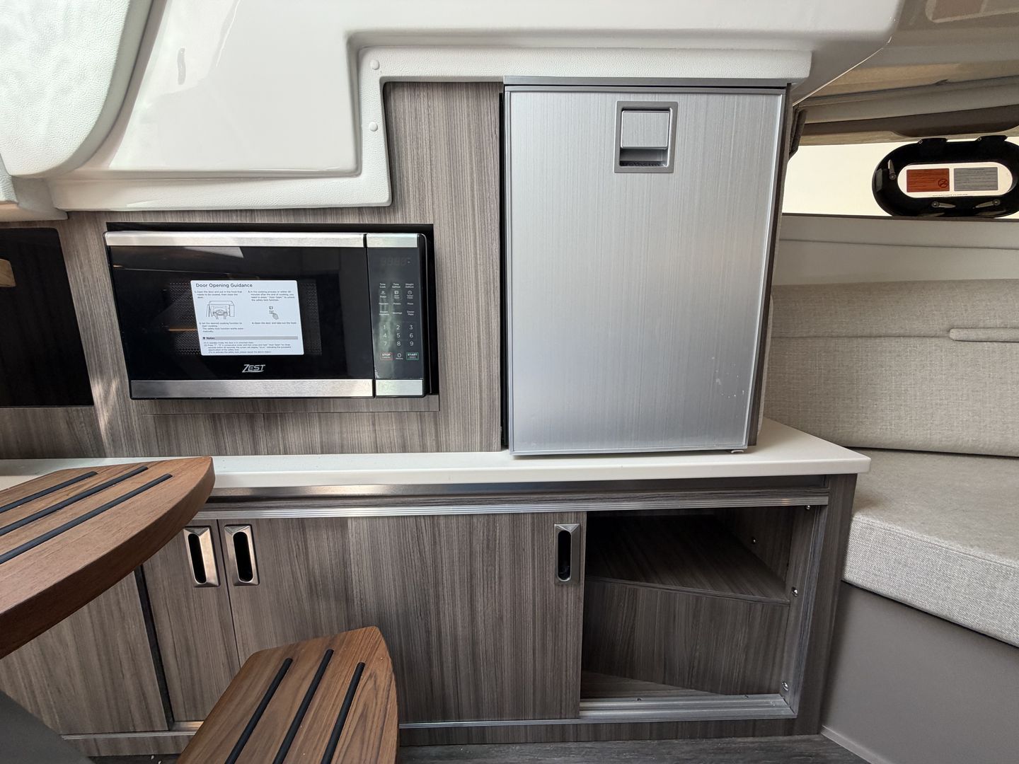 2026 Sea Ray Sundancer 320 Outboard - 57