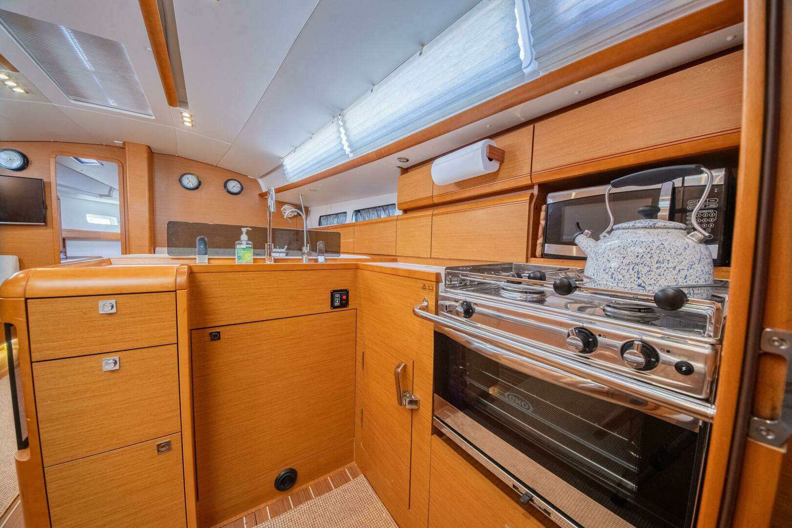 2016 Jeanneau 439 - Image 33
