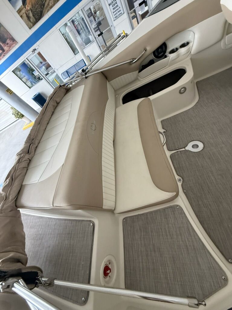 2016 Stingray 235 LR - 4