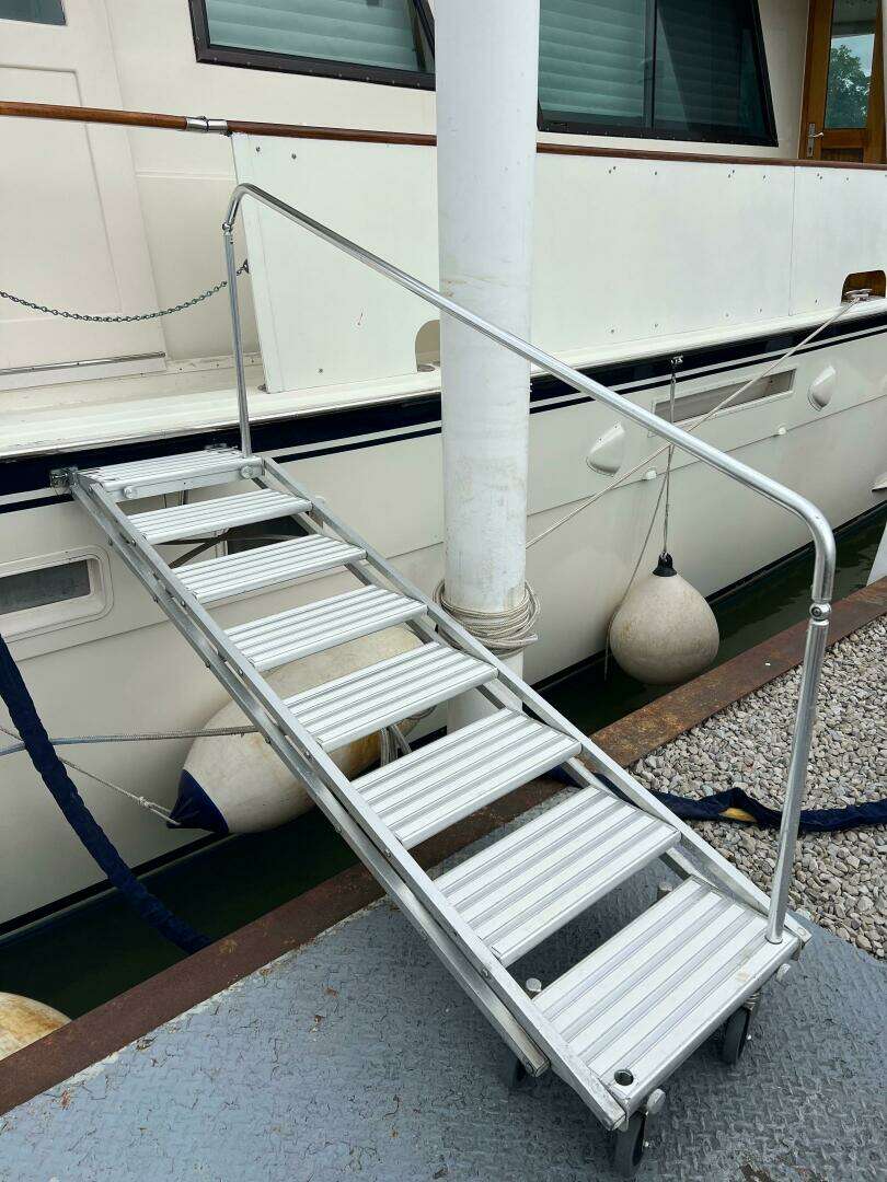 1984 Hatteras 61 CPMY - Image 7
